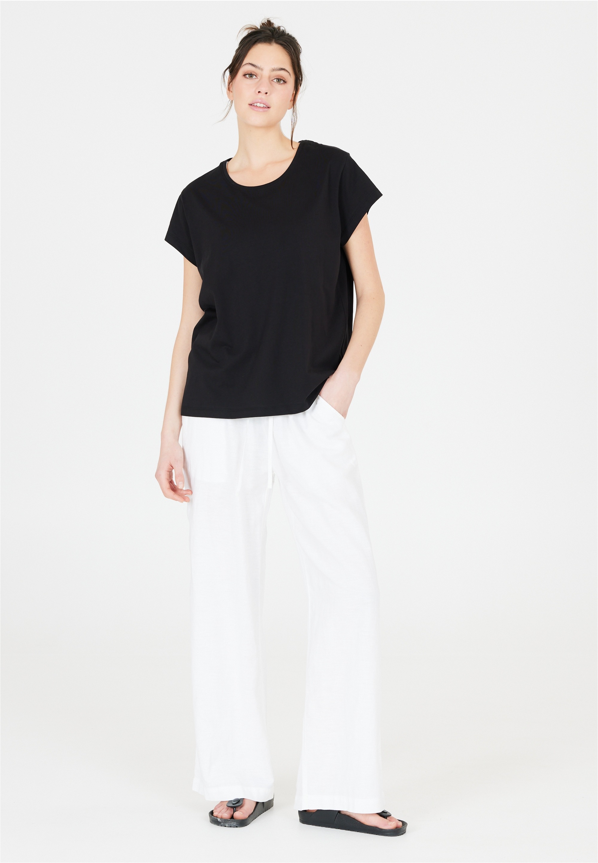 CRUZ Funktionsshirt »Highmore«, im smarten Basic-Look aus reiner Baumwolle