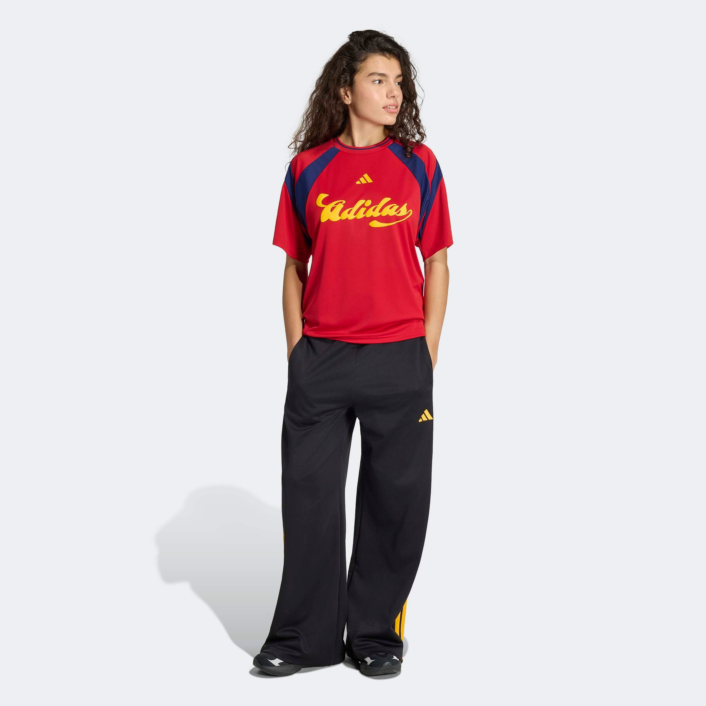 adidas Sportswear Sporthose »HOUSE OF TIRO WIDE LEG«  sportlicher Stil, für Training und Freizeit, mit Kordelverschluss