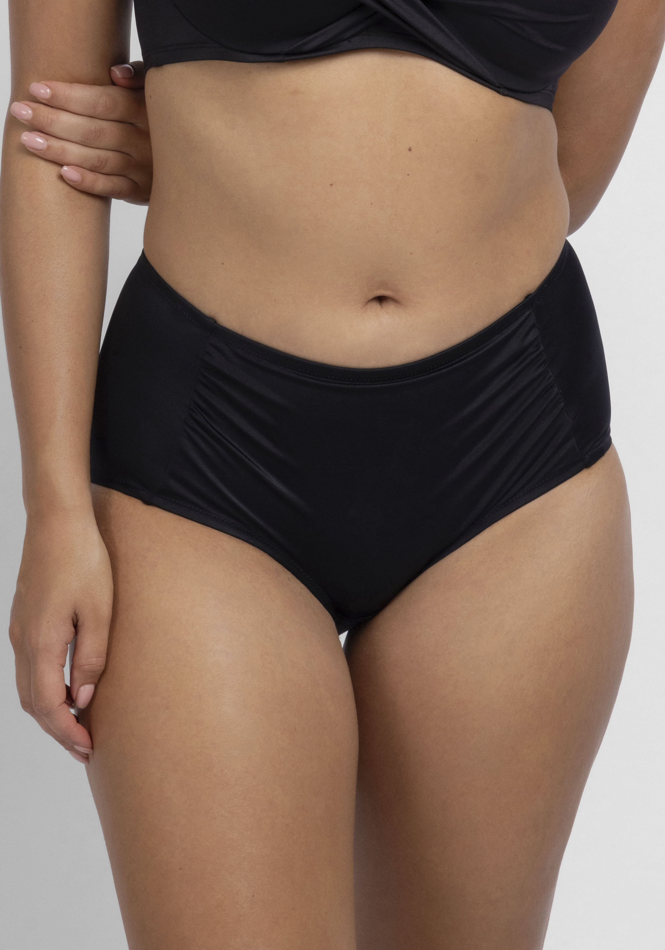 Dorina Bikini-Hose "Fiji" Curves, leicht Raffung vorn