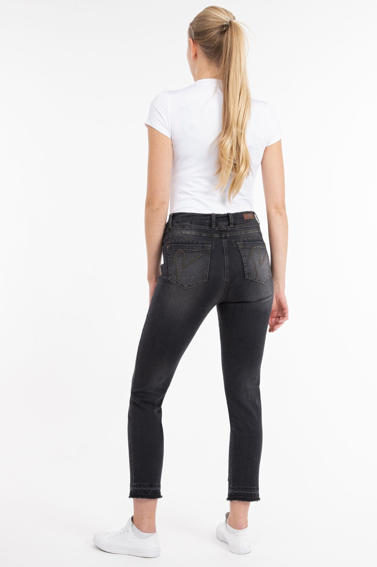 Recover Pants Slim-fit-Jeans »Wiebke«, mit Stickerei auf den Gesäßtaschen