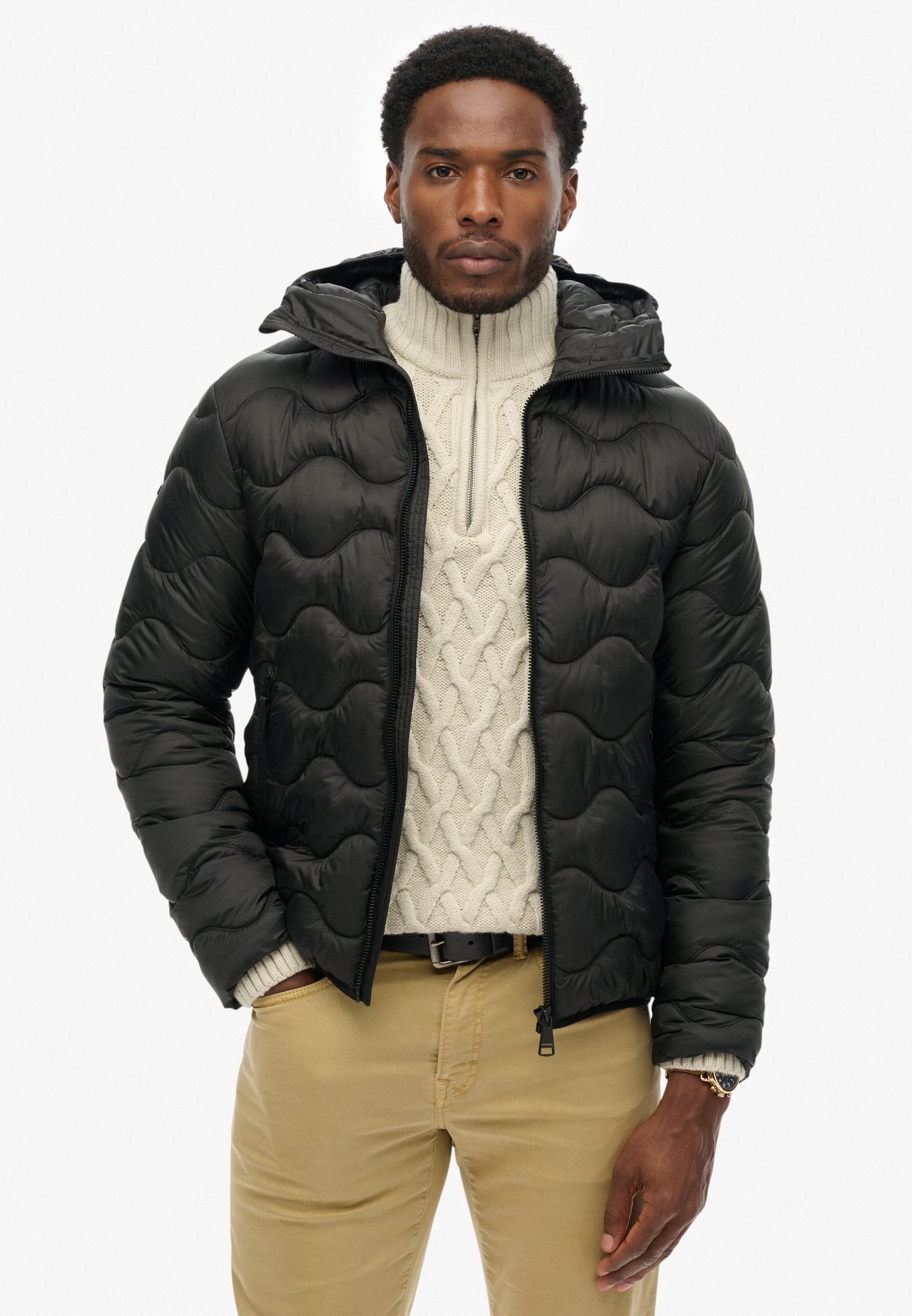 Superdry Steppjacke "HOODED QUILTED WAVE PADDED JKT" mit Kapuze mit Markenlabel, Regular Fit, aus Polyester und Kunstfaser, unifarben