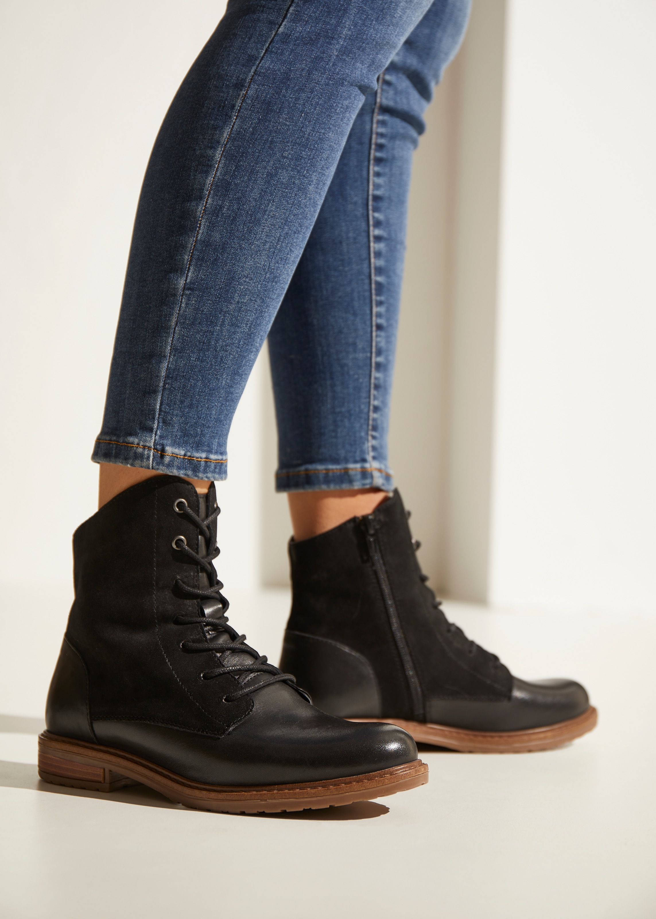 LASCANA Stiefelette "Boots", aus Leder günstig online kaufen