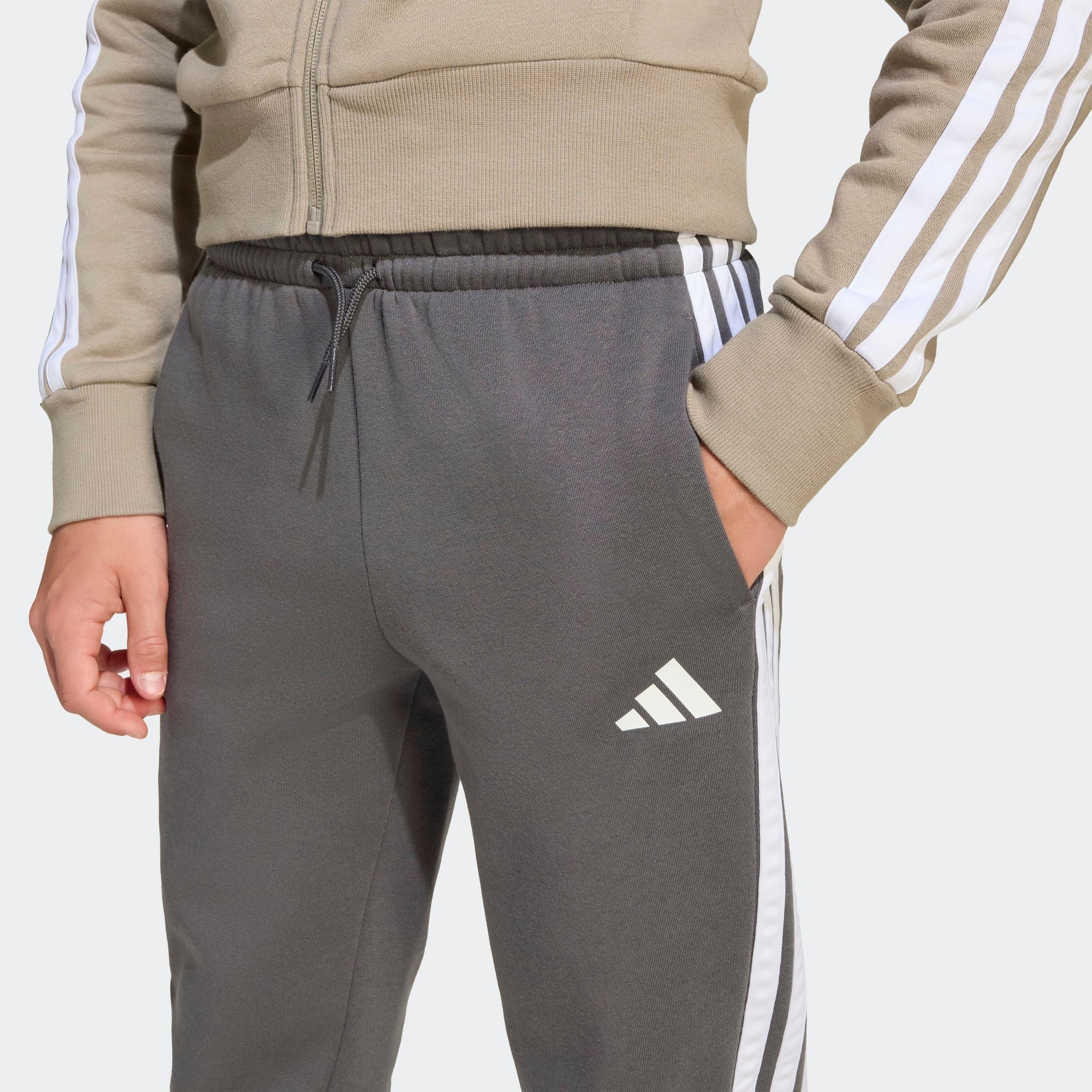 adidas Sportswear Trainingsanzug »SEASONAL ESSENTIALS TIBERIO 3-STREIFEN KIDS« 2 Stk.