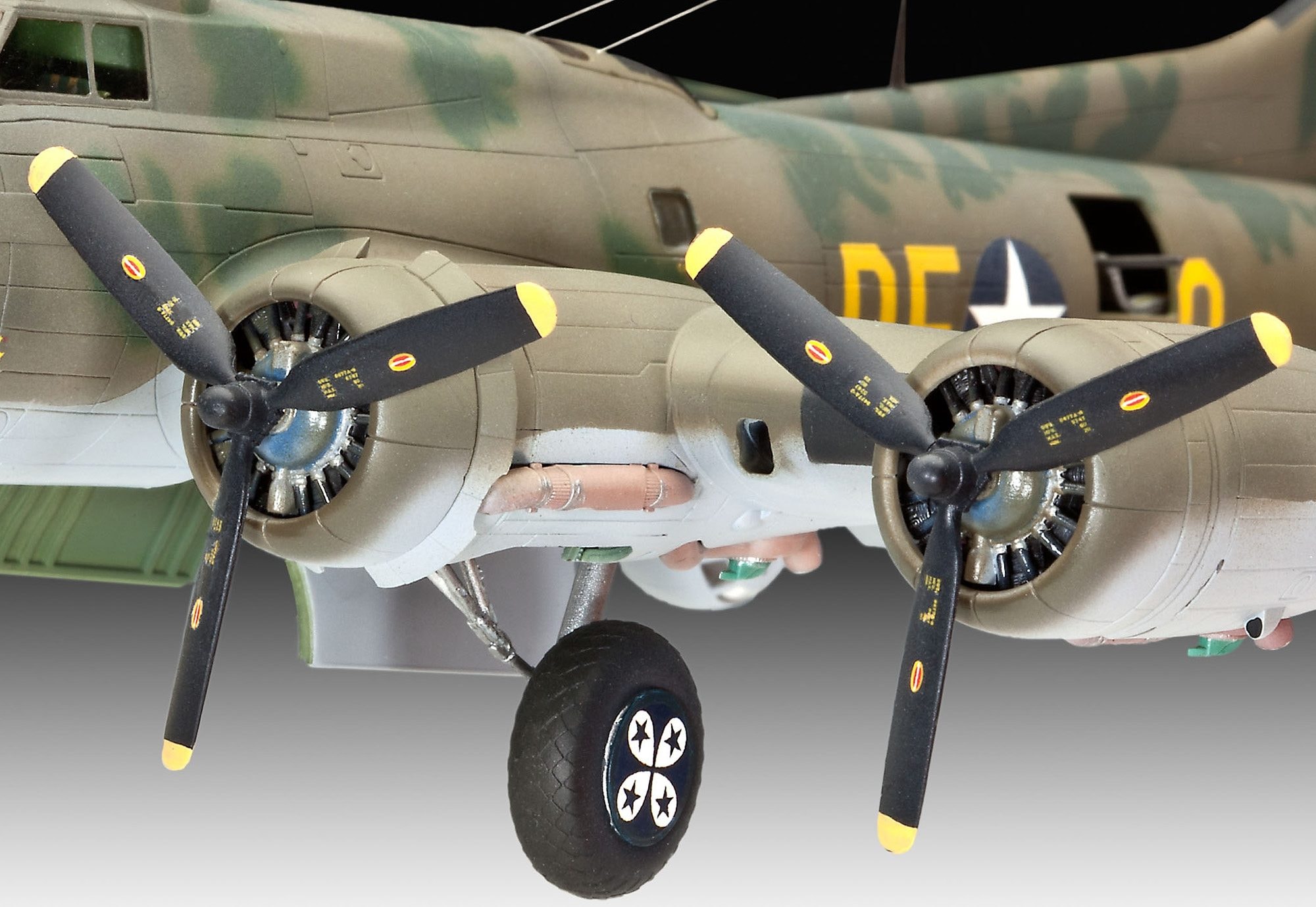 Revell® Modellbausatz »B-17 Memphis Belle«, 1:72, Made in Europe