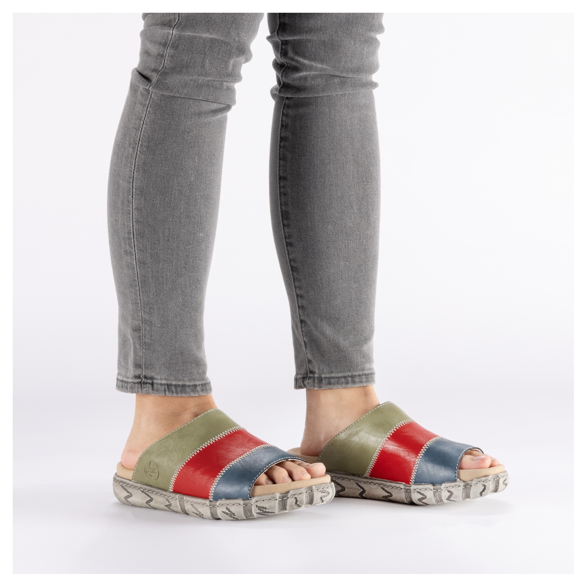 Rieker Pantolette  Sommerschuh, Hausschuh in Patchwork-Optik