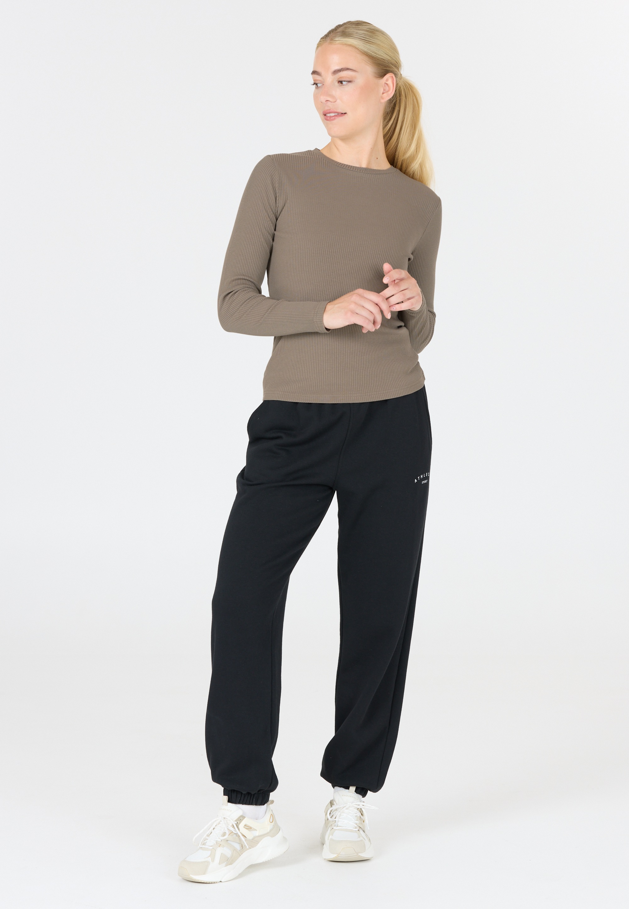 ATHLECIA Langarmshirt »Lankae«, (1 tlg.), mit feuchtigkeitsregulierenden Eigenschaften und 4-Wege-Stretch
