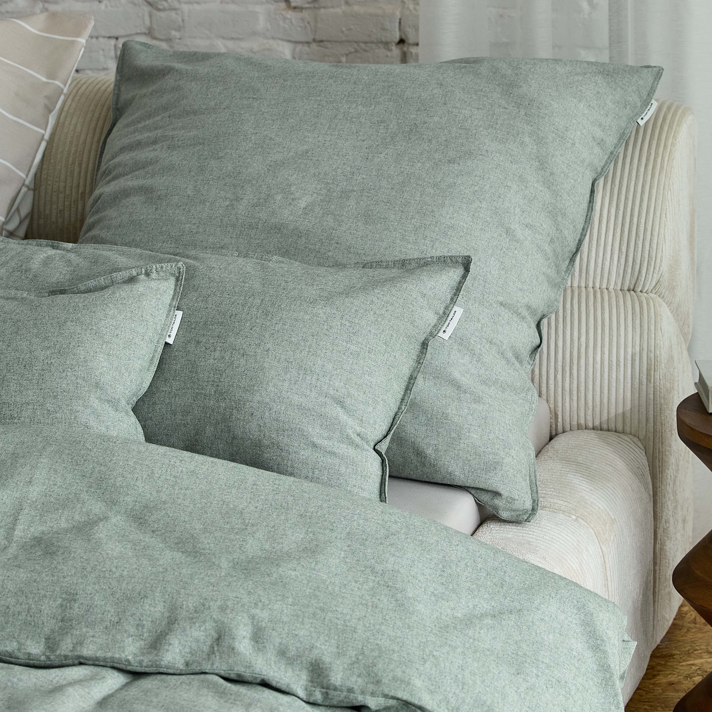 TOM TAILOR HOME Bettwäsche »WOVEN MELANGE in Gr. 135x200cm oder 155x220cm«, new bedroom, Doppelnaht am Kissen, gewebtes Label