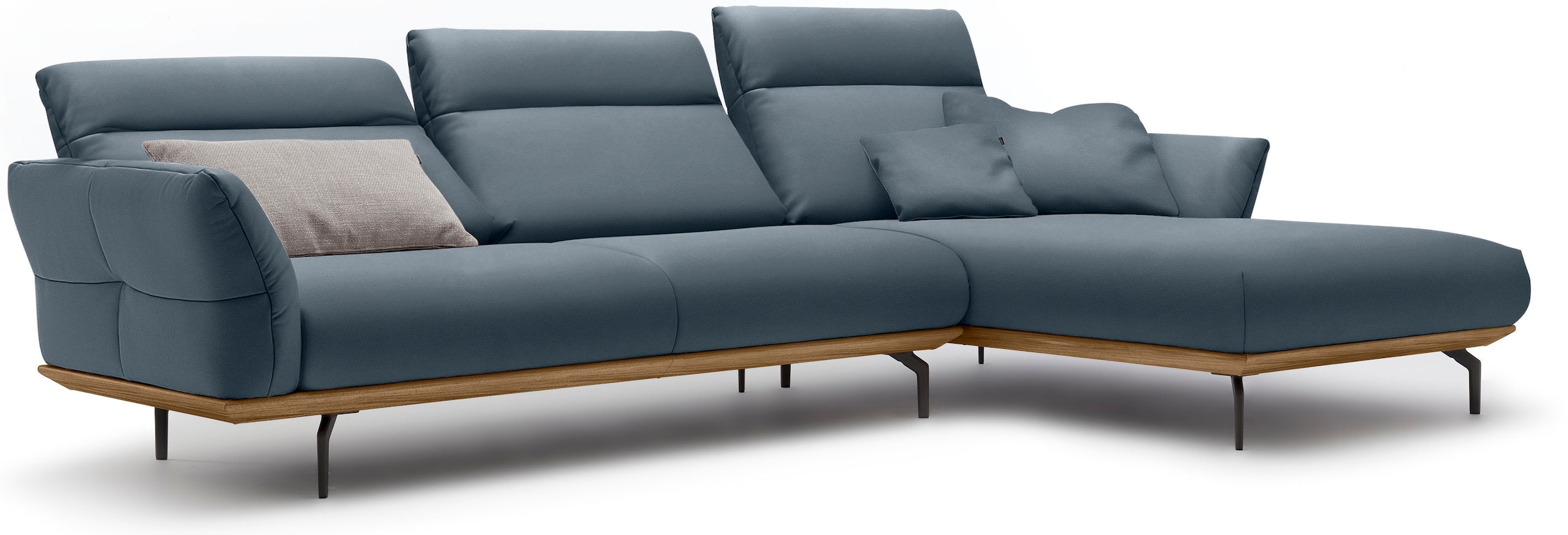 Creation BY ROLF BENZ Ecksofa »CR.460«, Sockel in Nussbaum, Winkelfüße in Umbragrau, Breite 318 cm