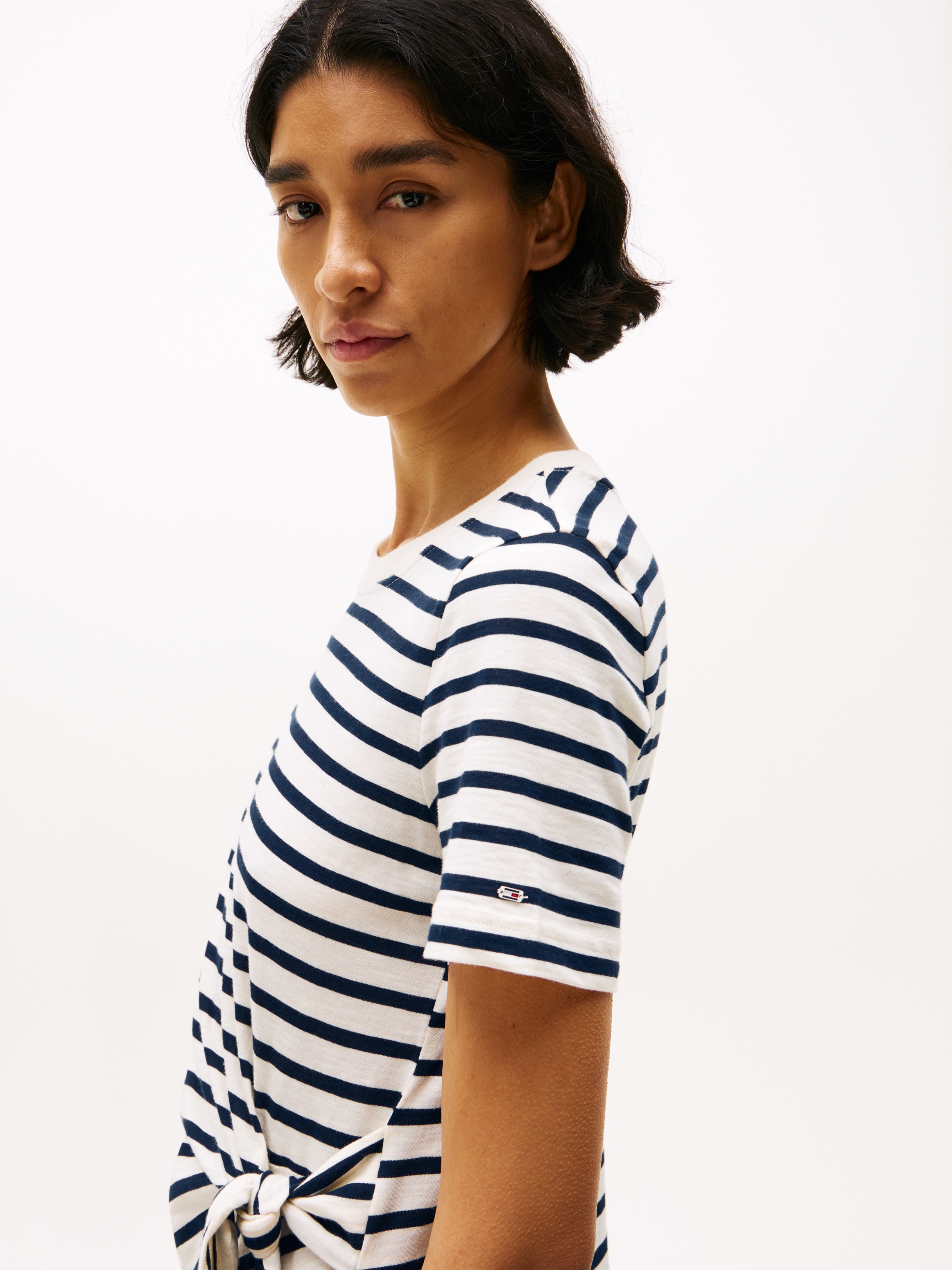 Tommy Hilfiger T-Shirt »KNOT BOAT-NK SS TEE«, in asymmetrischer Form
