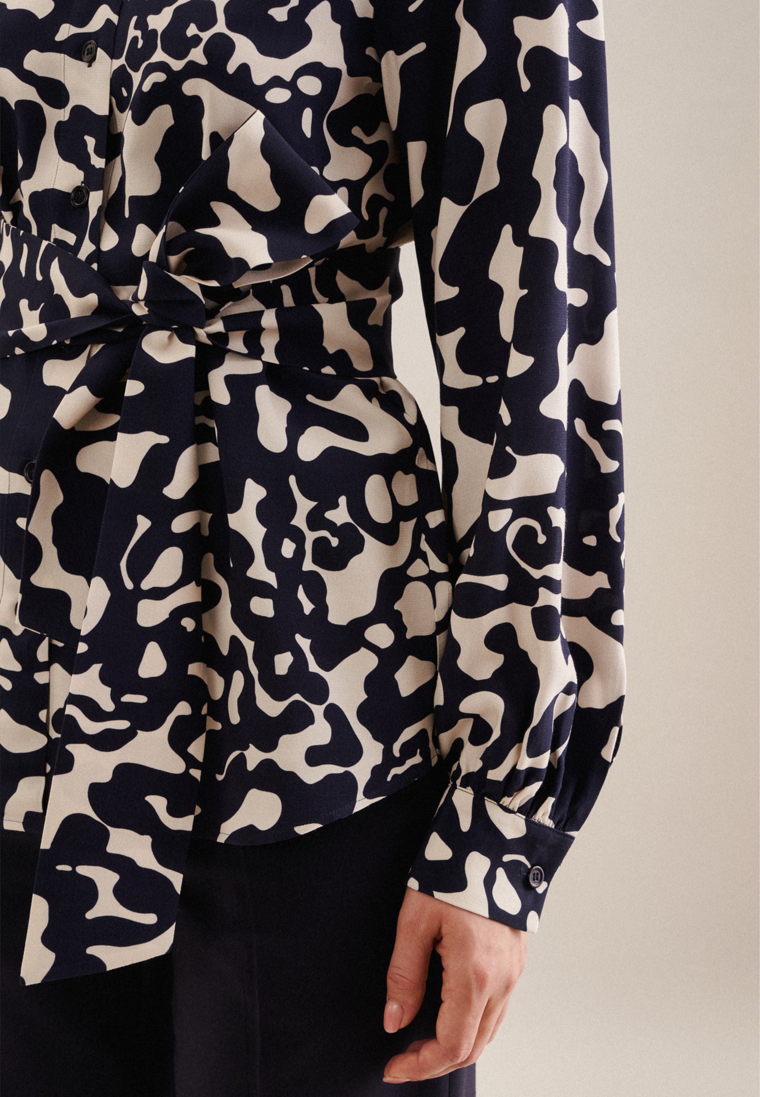 seidensticker Hemdbluse »Schwarze Rose«, Langarm Kragen Animal