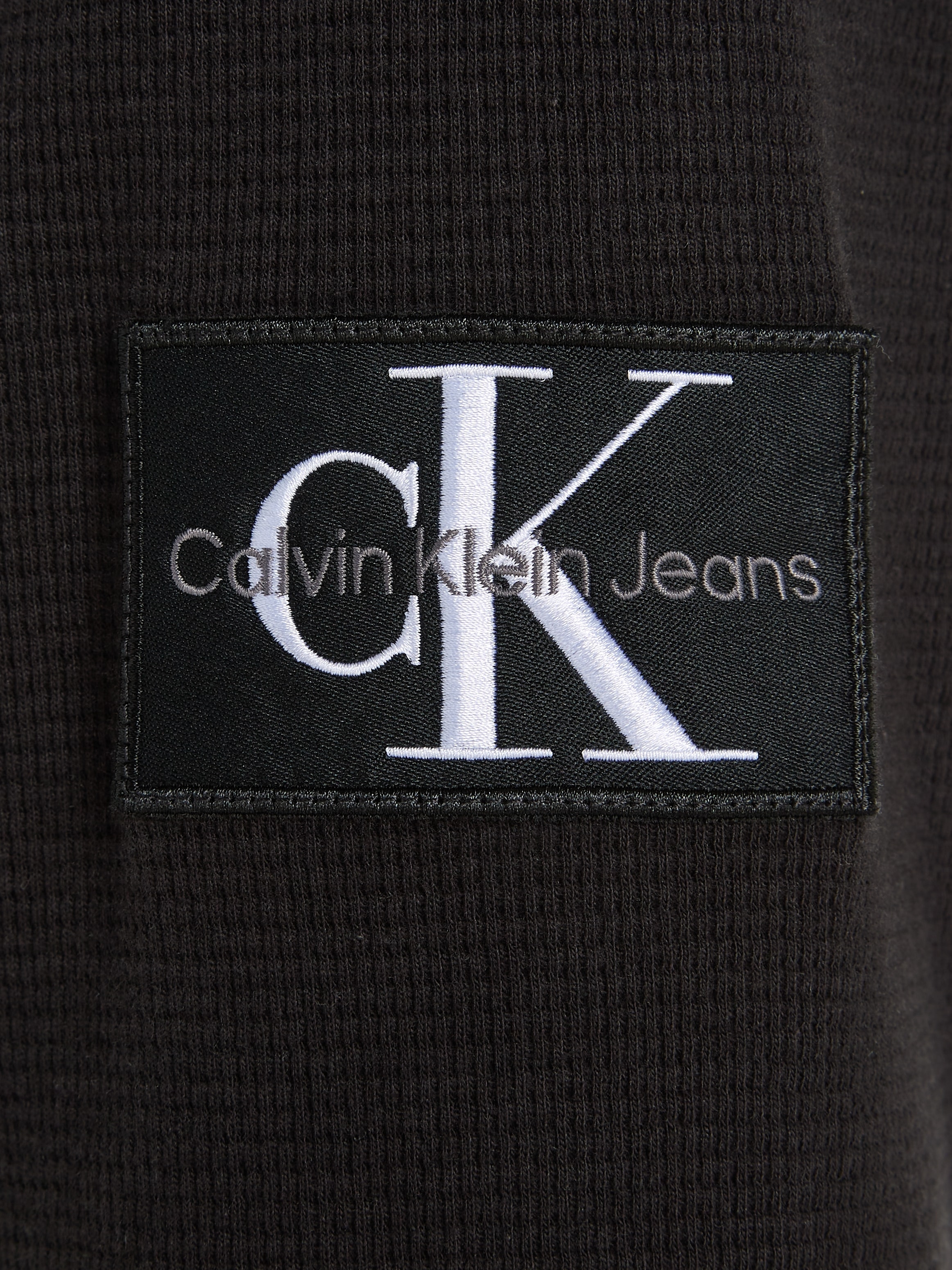 Calvin Klein Jeans Langarmshirt »BADGE WAFFLE LS TEE«, mit Logopatch