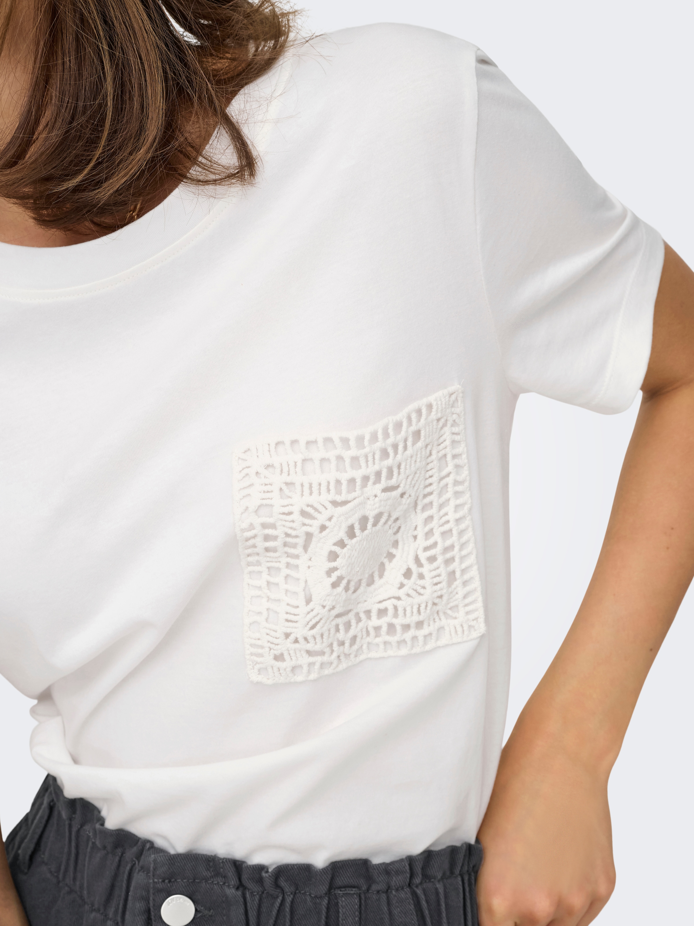 JDY Kurzarmshirt »JDYSELMA S/S CROCHET POCKET TOP JRS NOOS«