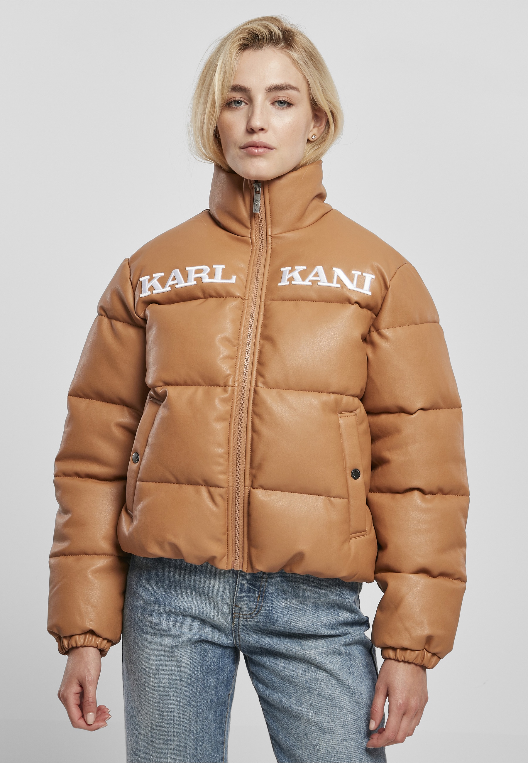 Karl Kani Allwetterjacke »Karl Kani Damen KW224-049-1KK Retro Puffer PU Jacket« 1 Stk. tlg. ohne Kapuze