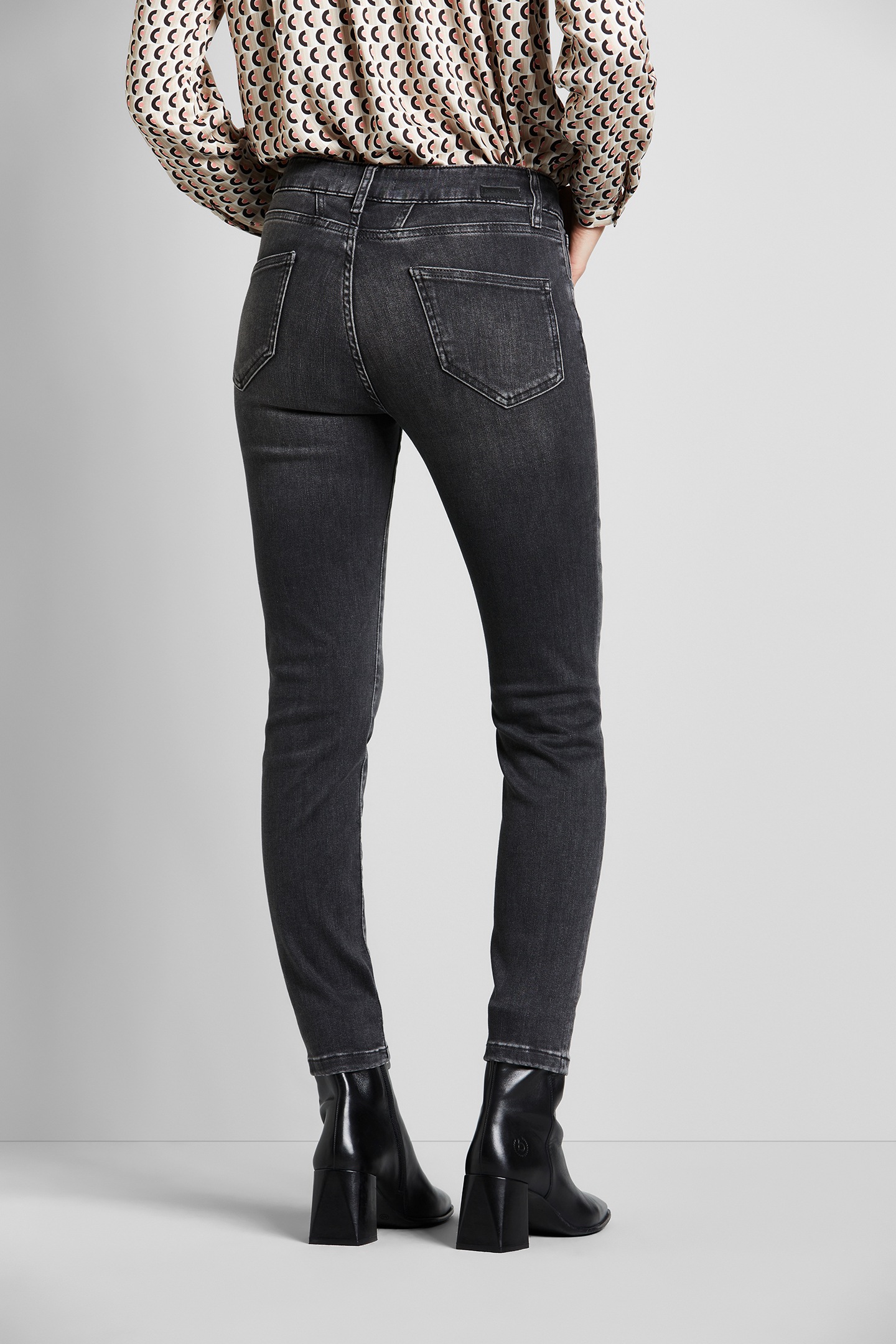 bugatti 5-Pocket-Jeans "Basic Essential" mit Flexcity-Stretch günstig online kaufen