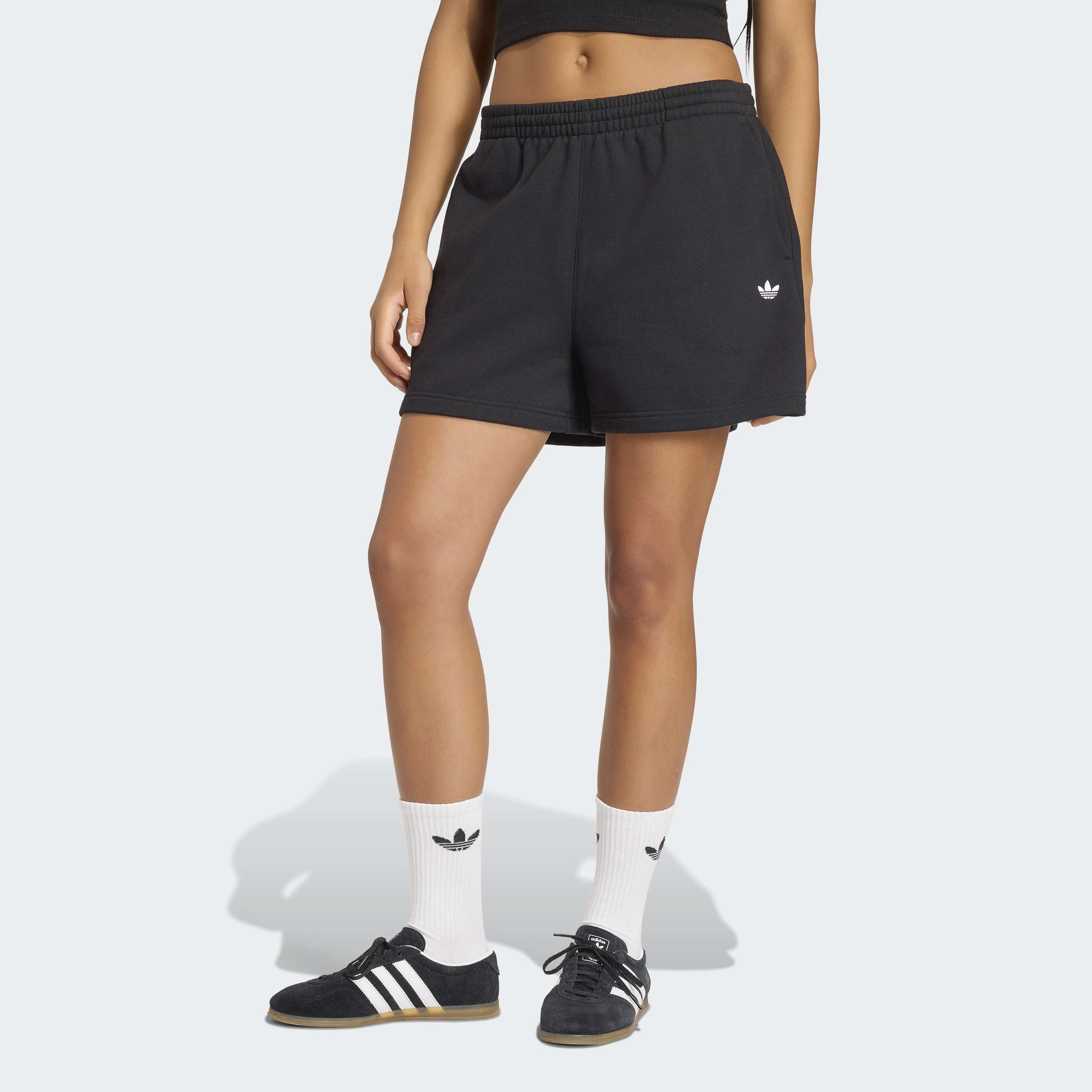 adidas Originals Shorts "ESSENTIALS FLEECE-, LOCKER GESCHNITTEN" mit engem Schnitt, aus Baumwolle und Polyester