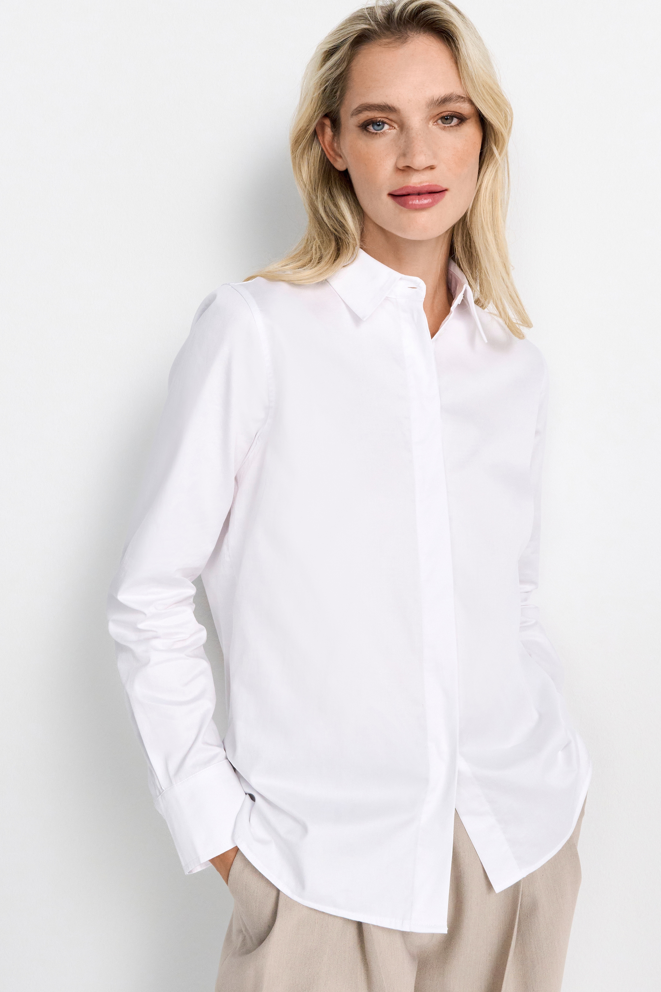 Rich & Royal Klassische Bluse, Mit Markenlabel am Rücken günstig online kaufen