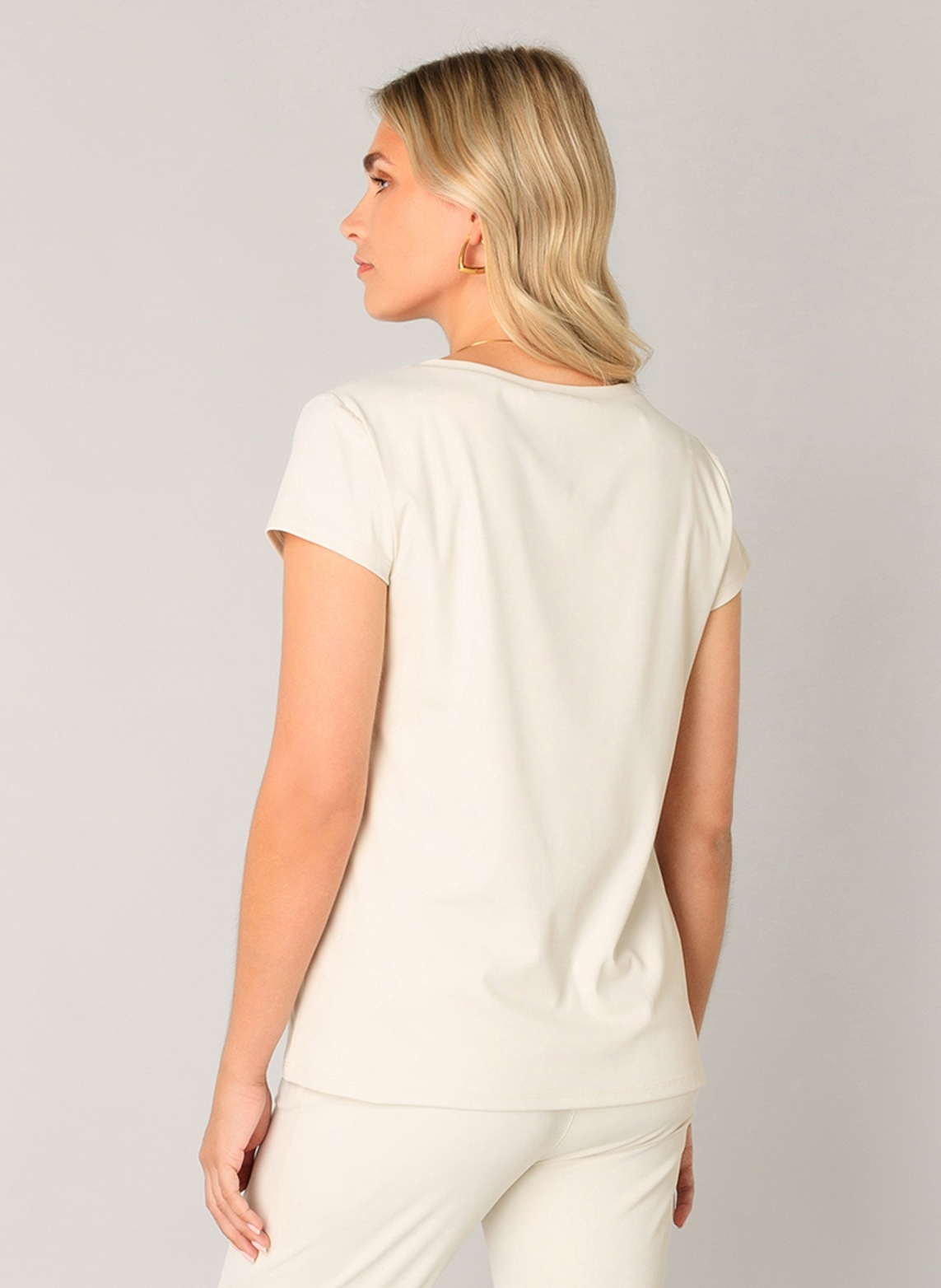 Base Level T-Shirt "Tilly" mit V-Ausschnitt günstig online kaufen