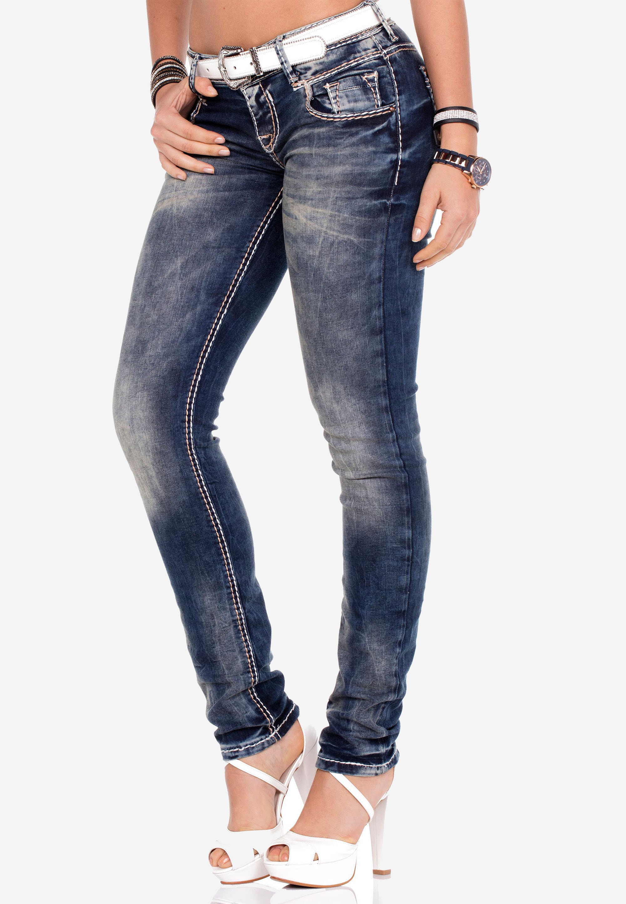 Cipo & Baxx Slim-fit-Jeans, mit niedriger Taille in Straight Fit