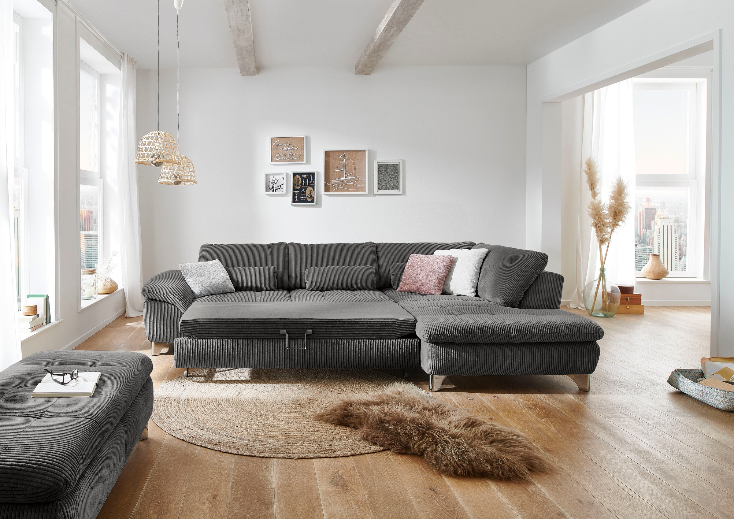 Die PlanBar Ecksofa »MP-IN14007 L-Form«, wahlweise mit Bettfunktion und verstellbaren Kopfstützen, in Cord