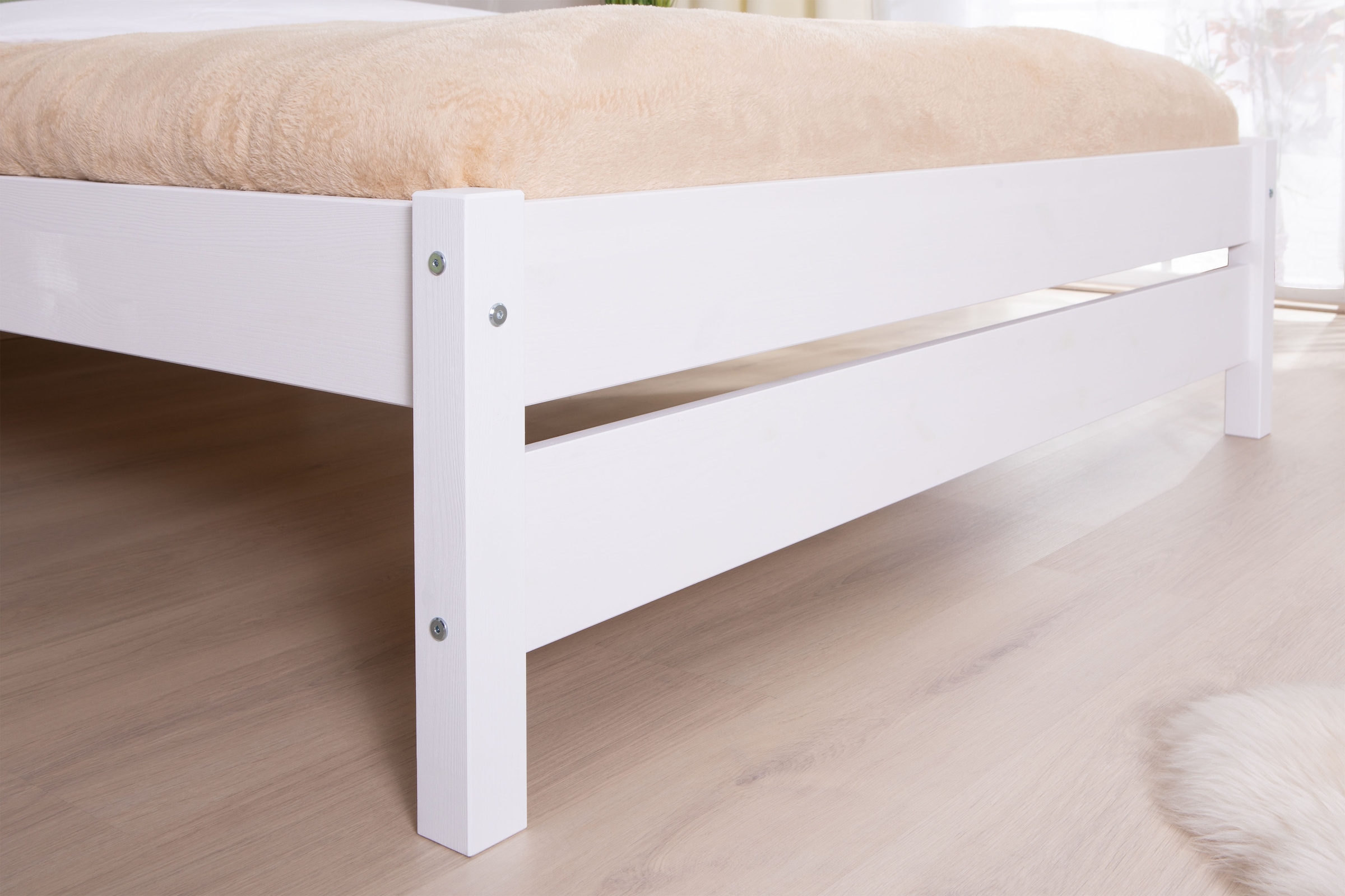 Ticaa Massivholzbett »Bora«, ideal fürs Kinder- und Jugendzimmer, inklusive Rollrost