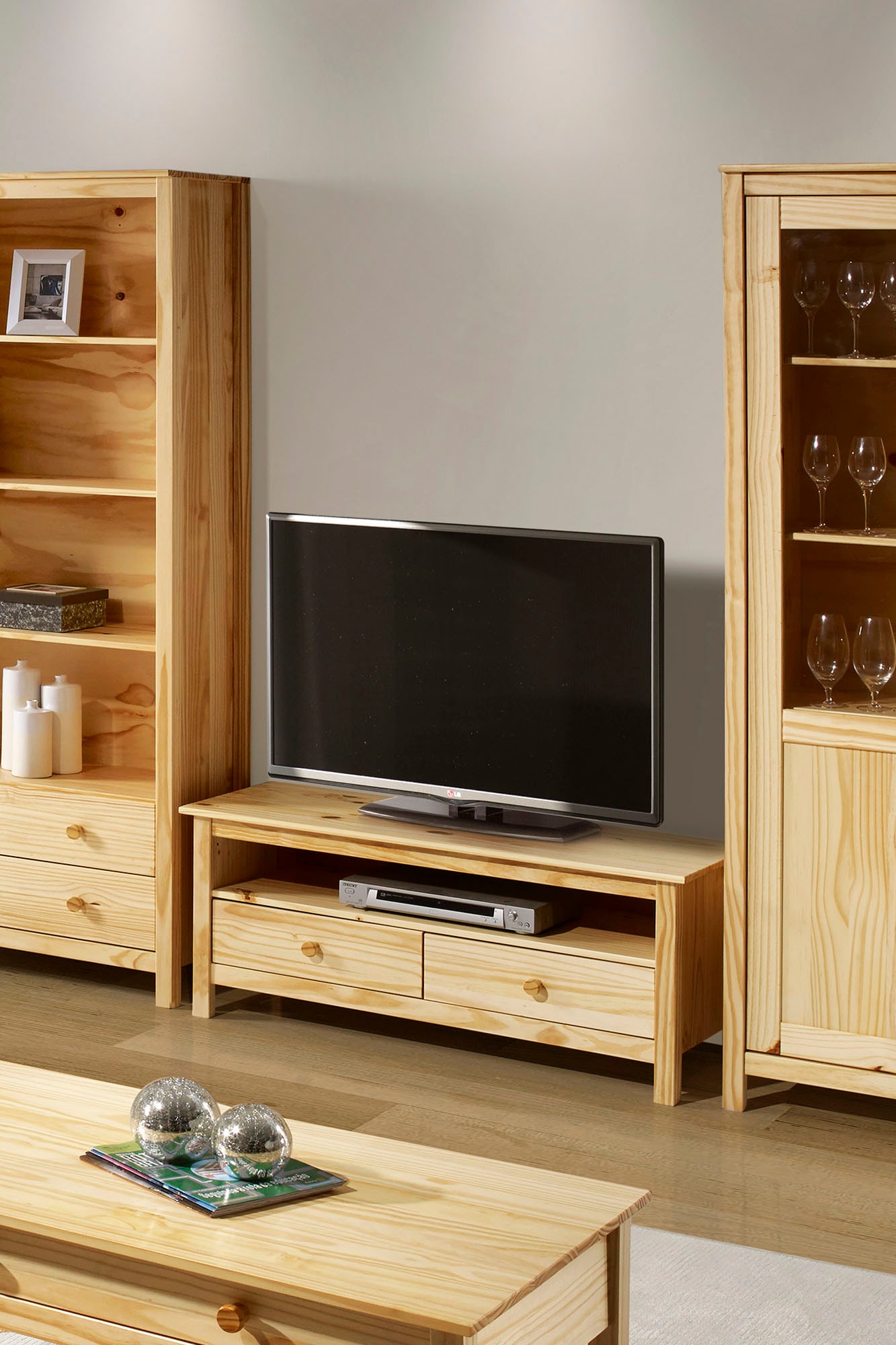 Home affaire TV-Board, (1 St.), mit Kabeldurchführung