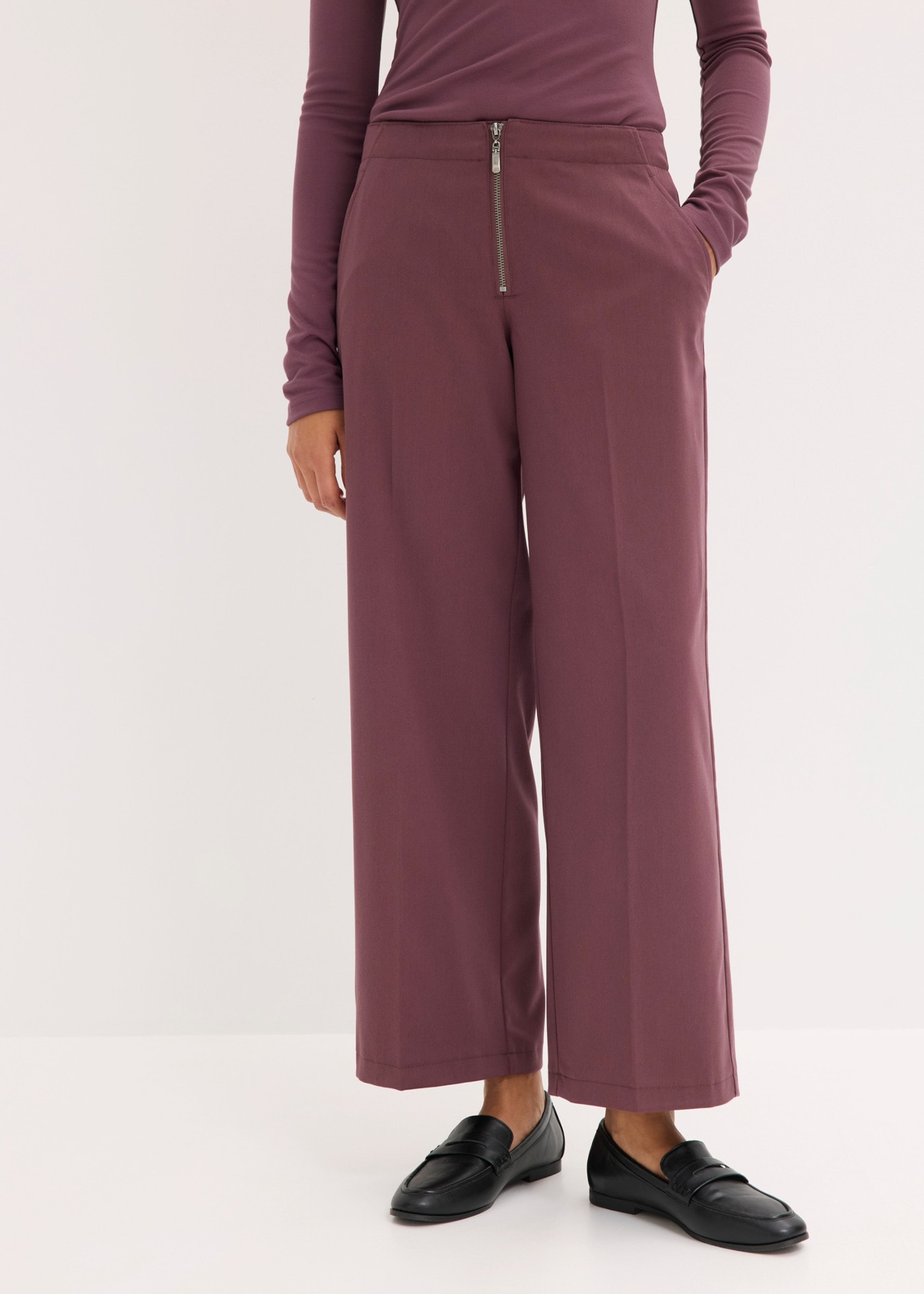 bonprix in kakaobraun, mit Bundfalten, Barrel-Schnitt, Loose Fit