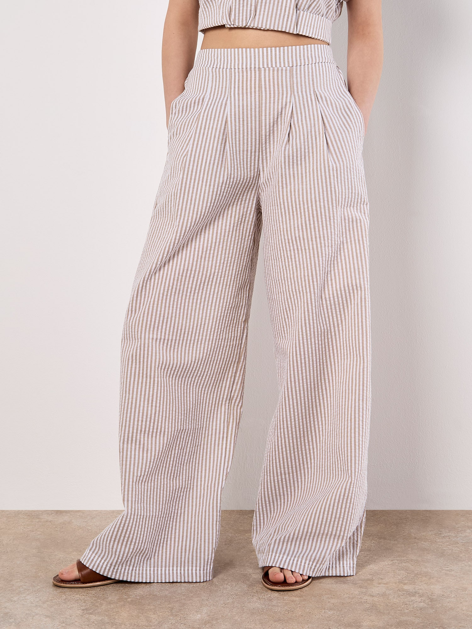 Apricot Stoffhose "Crop-Shirt" mit Streifen