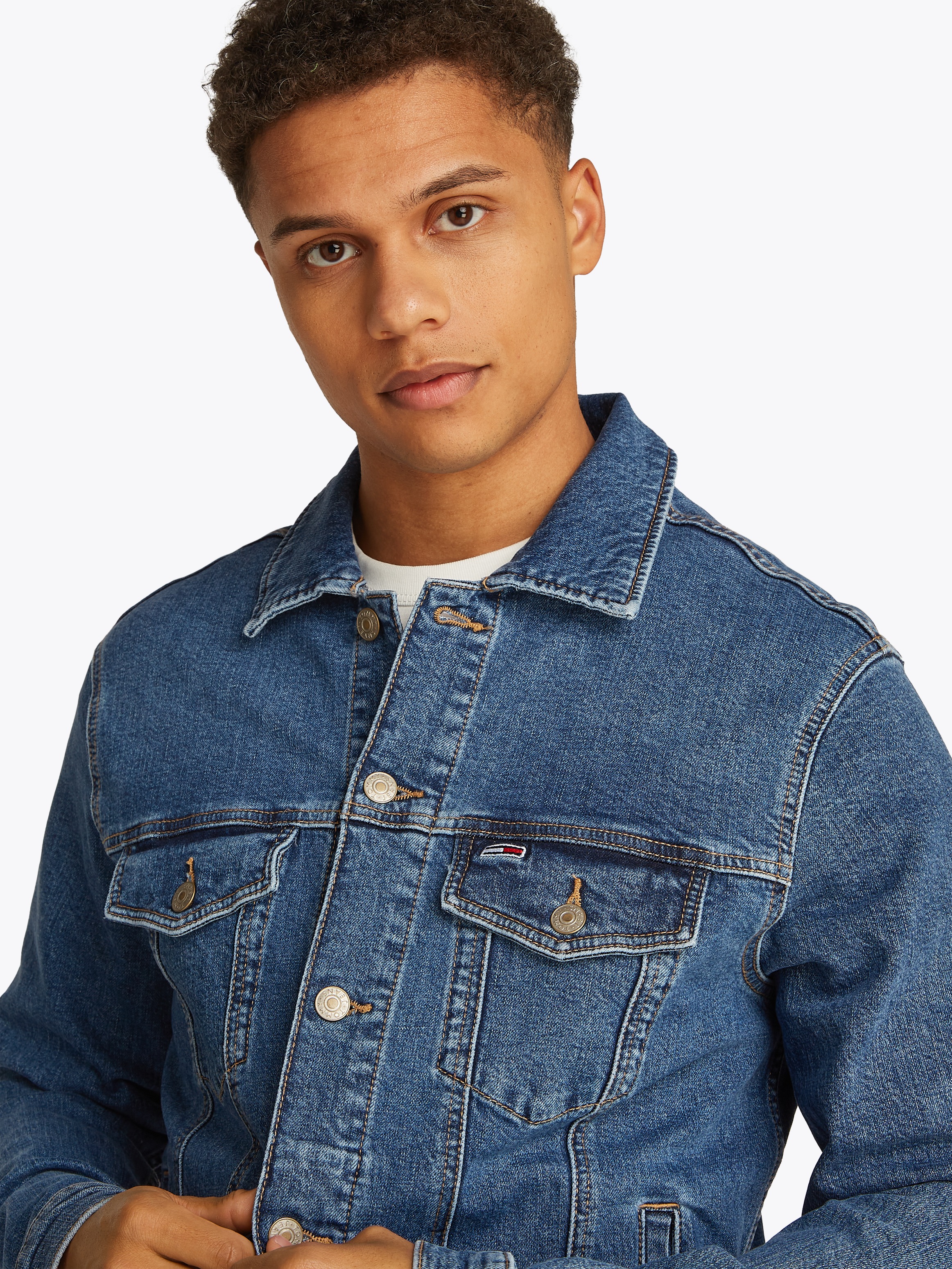 Tommy Jeans Jeansjacke "RYAN RGLR TRCKR JCKT EXT BI8130", ohne Kapuze, Mit günstig online kaufen