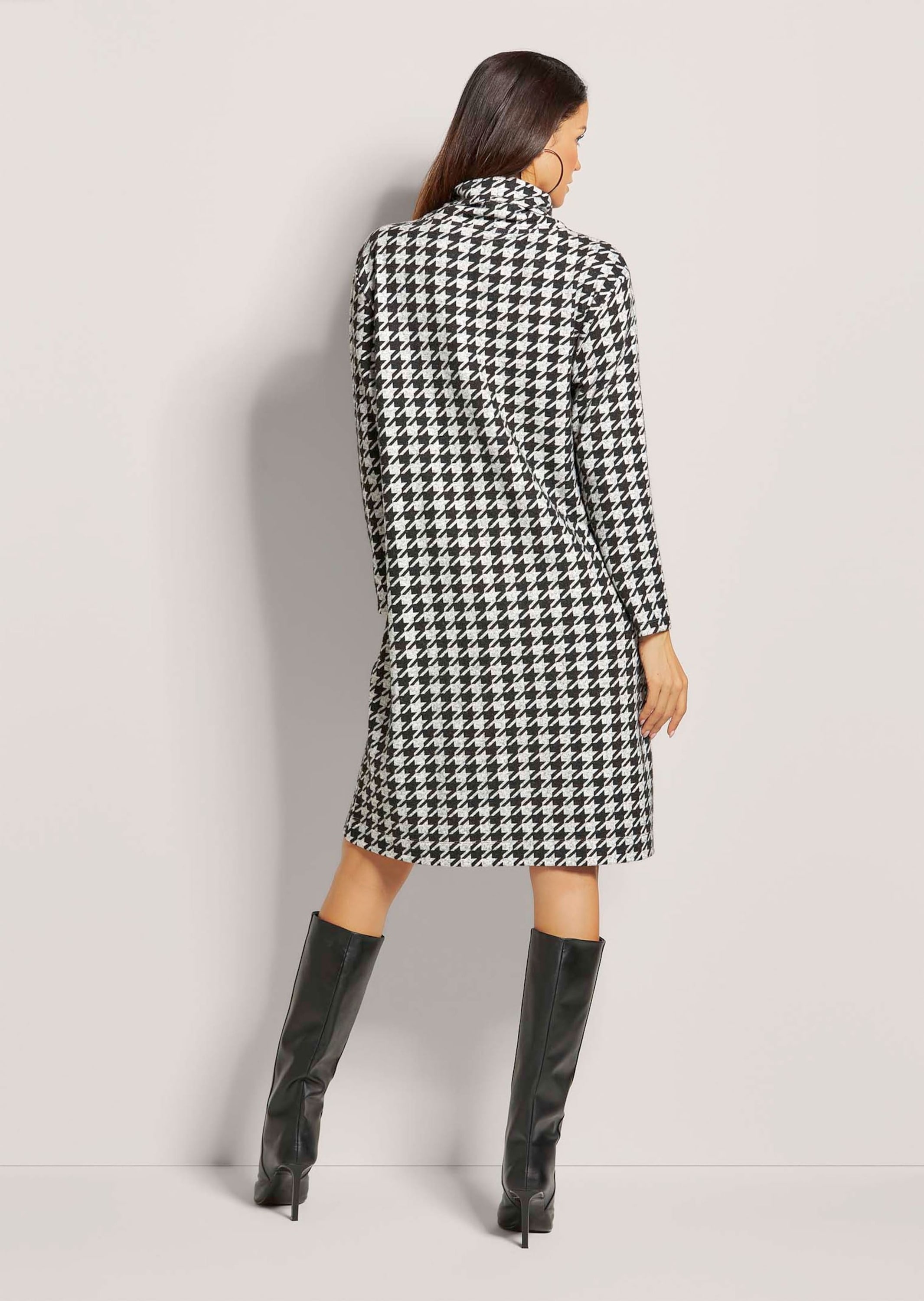 MADELEINE Sommerkleid »Kleid Rollkragenkleid mit Taschen«