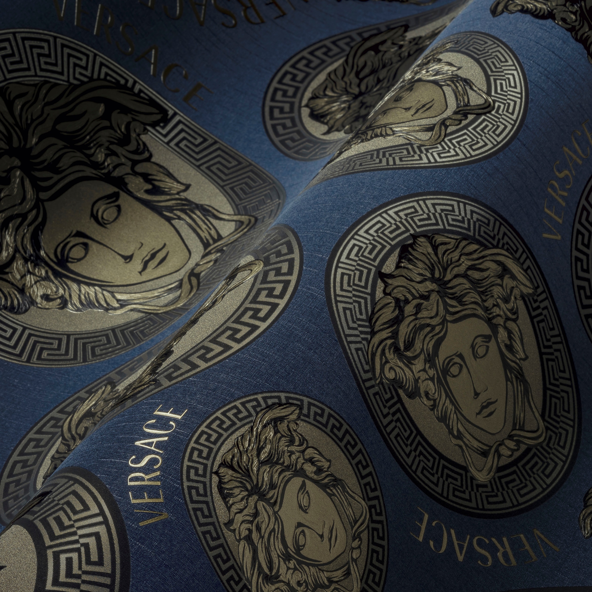 Versace Vliestapete »Wallpaper Versace 5 Medusakopf«, leicht glänzend-gemustert-abstrakt, Designertapete Tapeten Wohnzimmer Schlafzimmer Küche Flur Design Optik