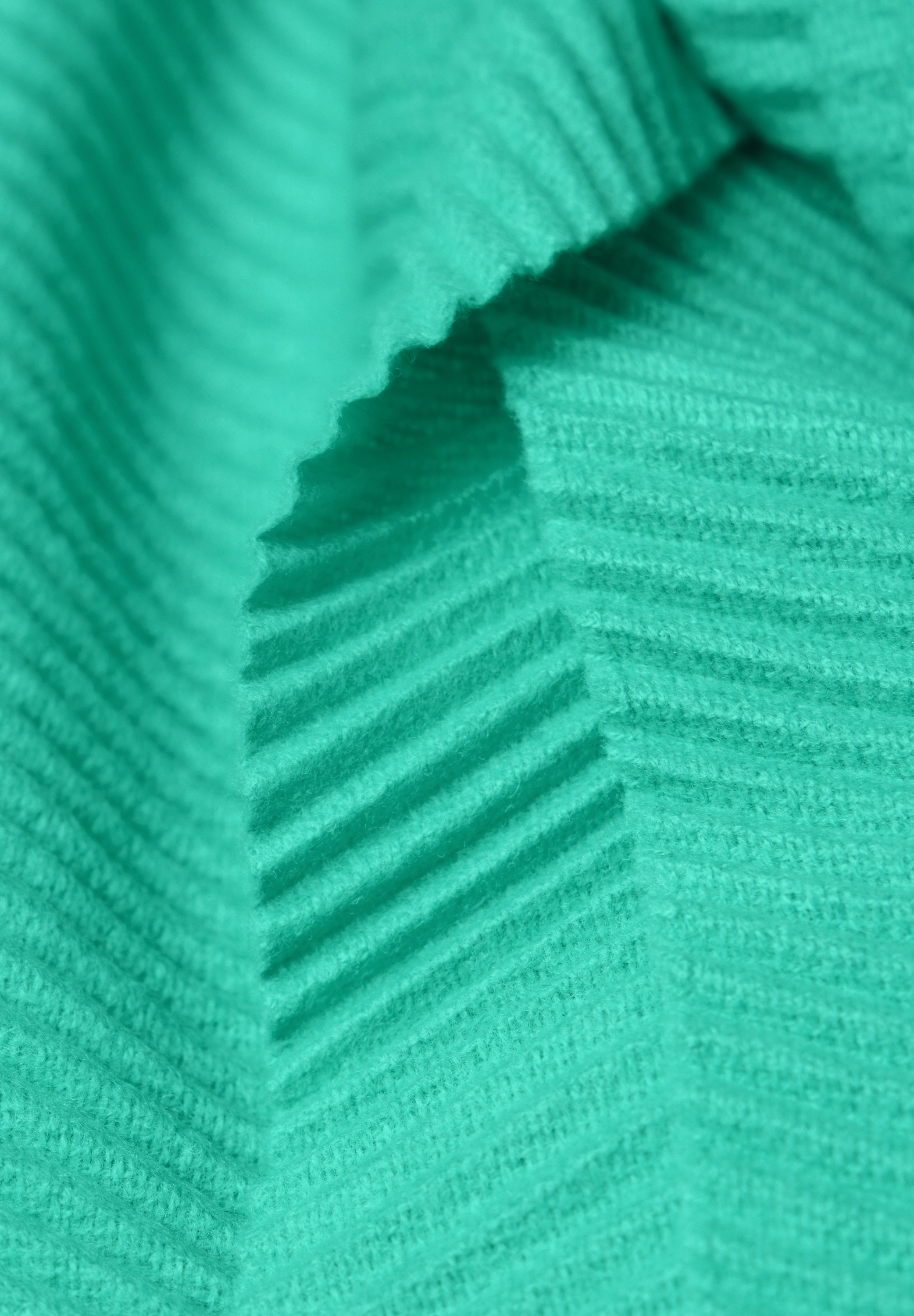 Cecil Schal, softer Materialmix