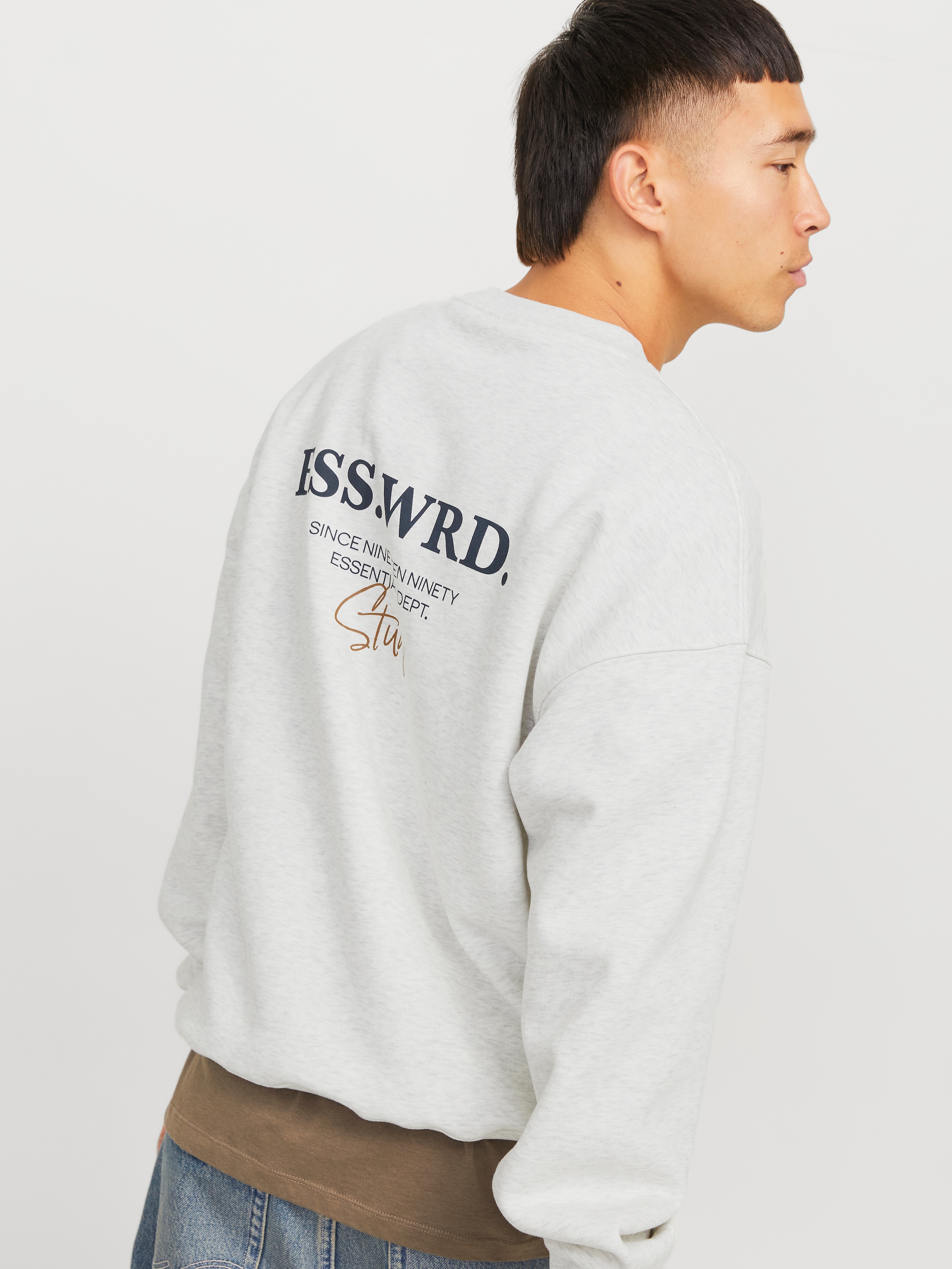 Jack & Jones Sweatshirt »JJEURBAN EDGE STUDIO SWEAT CREW NOOS«, mit Front und Back Print