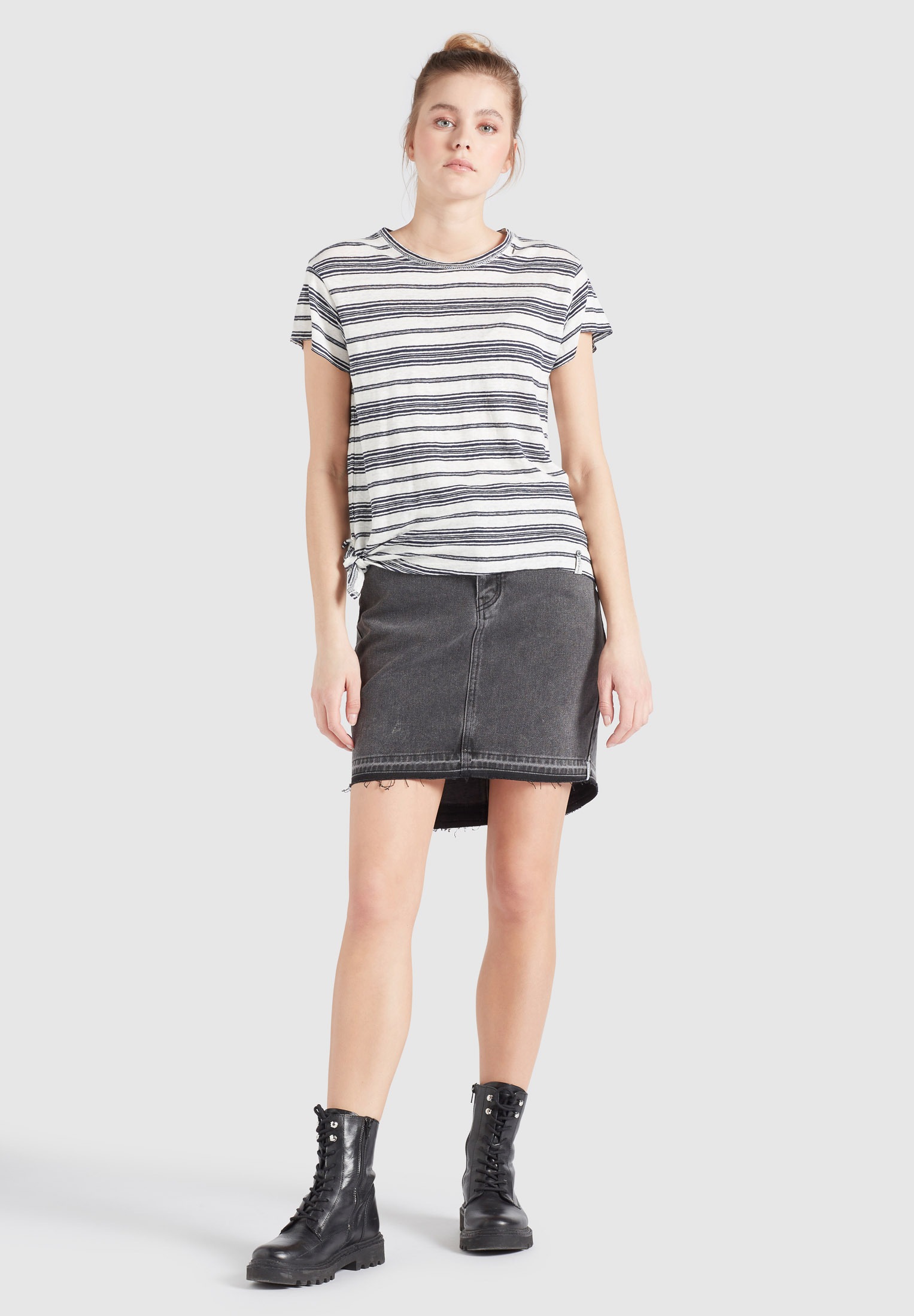 khujo T-Shirt »MATAMA«, mit Saum zum Knoten