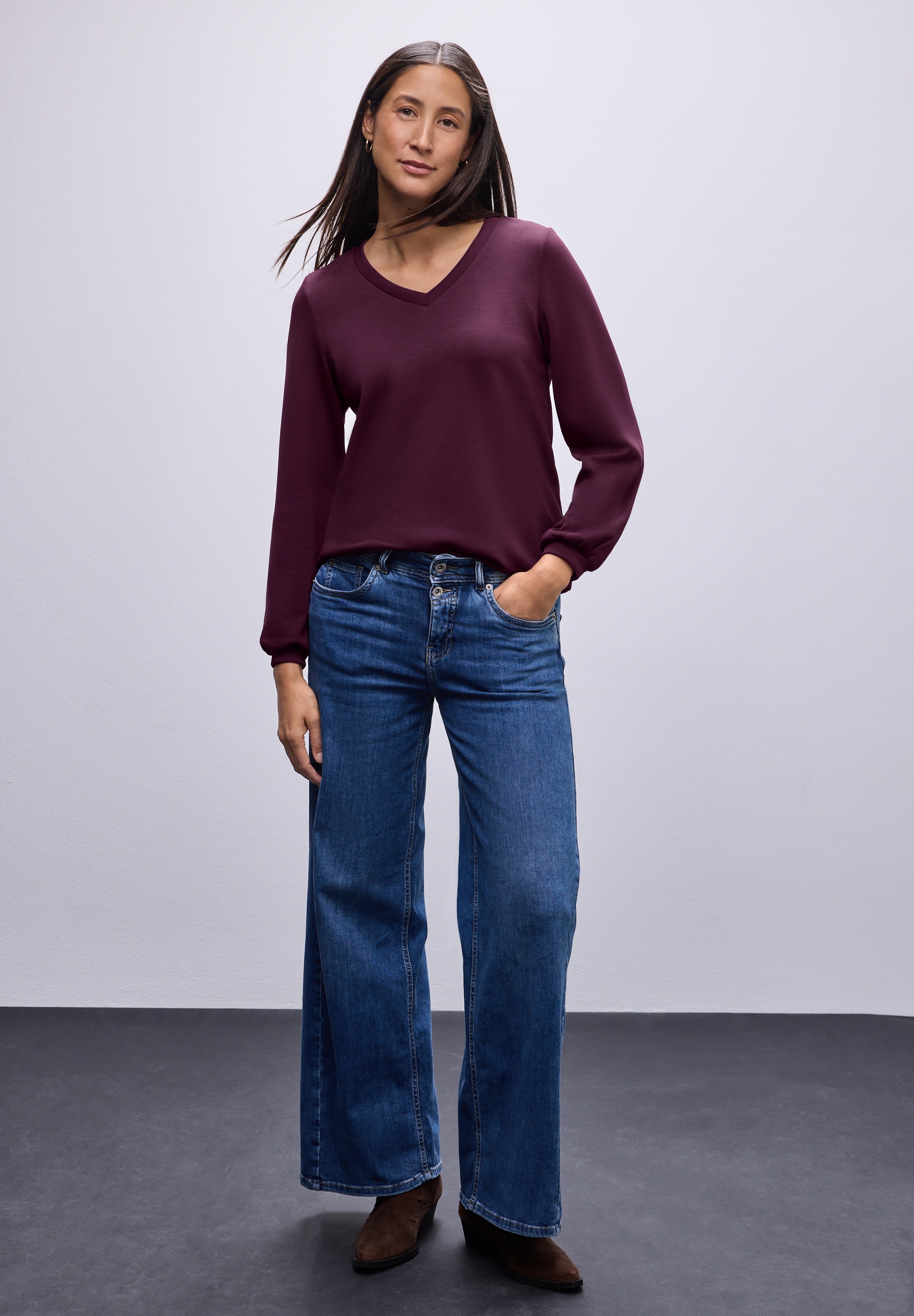 Sweatshirt STREET ONE, Damen, Gr. 34, noble rot, Sweatware, Obermaterial: 46% Modal, 46% Polyester, 8% Elasthan, unifarben, lässig geschnitten hüftbedeckend, V-Ausschnitt, elastischer Bund, Sweatshirts Sweatshirt, mit V-Ausschnitt 6