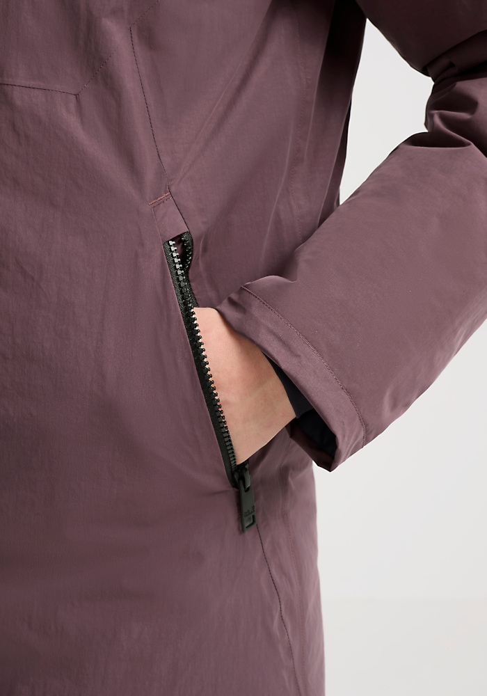 Jack Wolfskin Daunenmantel »FIORA BAY COAT W RDS« für sportliche Outdoor- und Wandereinsätze, langer Schnitt