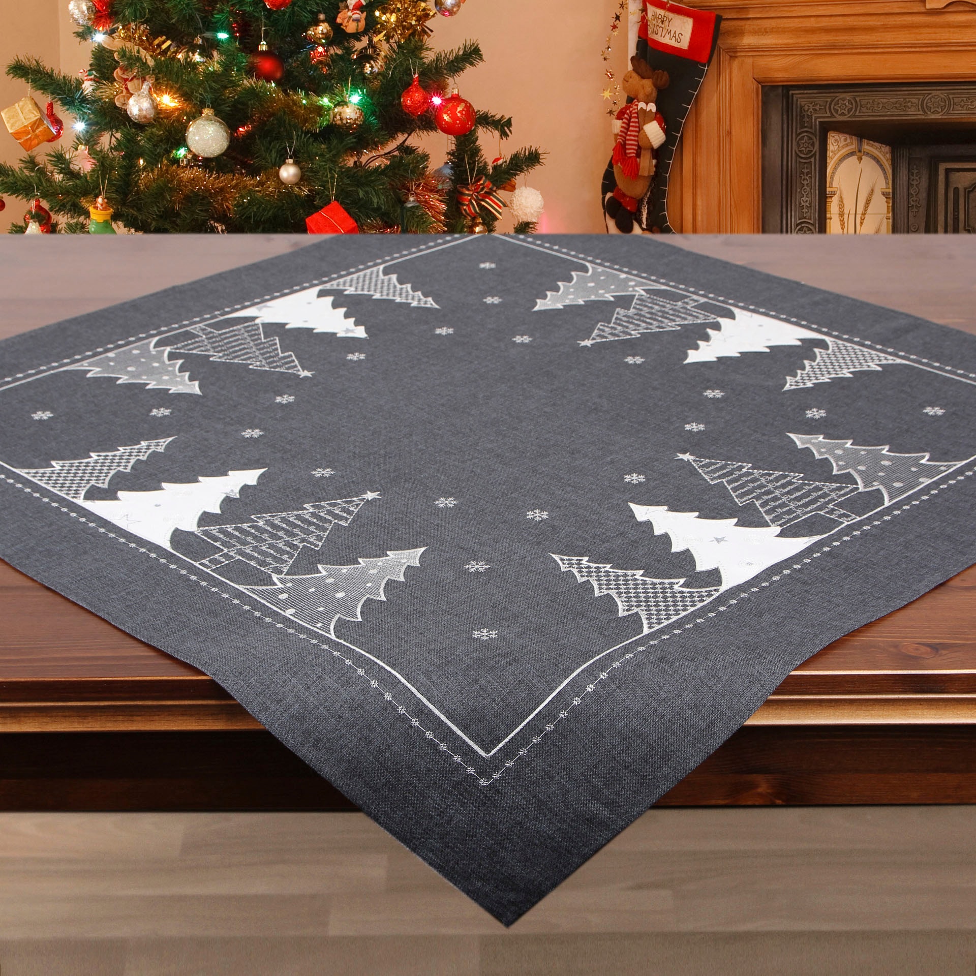 Mitteldecke DELINDO LIFESTYLE "Tannenbaum" Gr. 1, grau (anthrazit), B:85cm L:85cm, Polyester, Tischdecken, Mitteldecke, Glattes Gewebe, bestickt - B/L