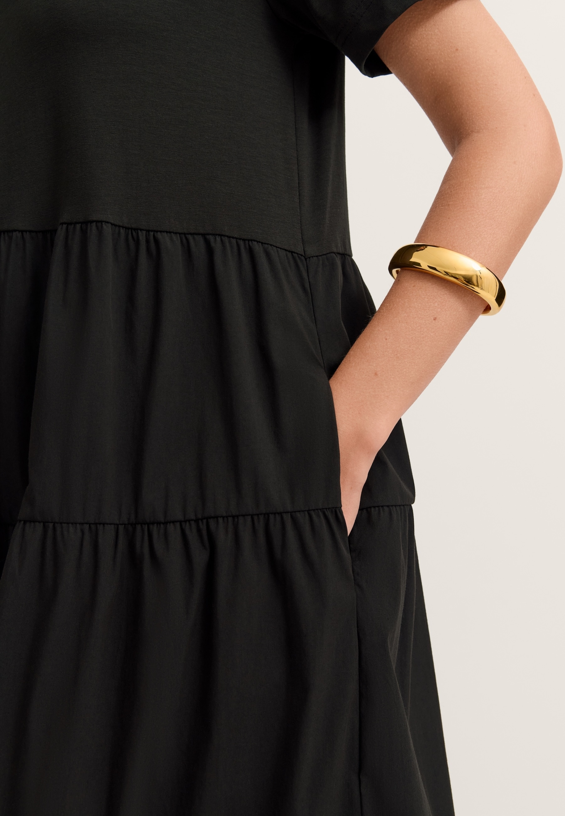 bugatti Sommerkleid »Materialmix« mit asymmetrischen Raffungen