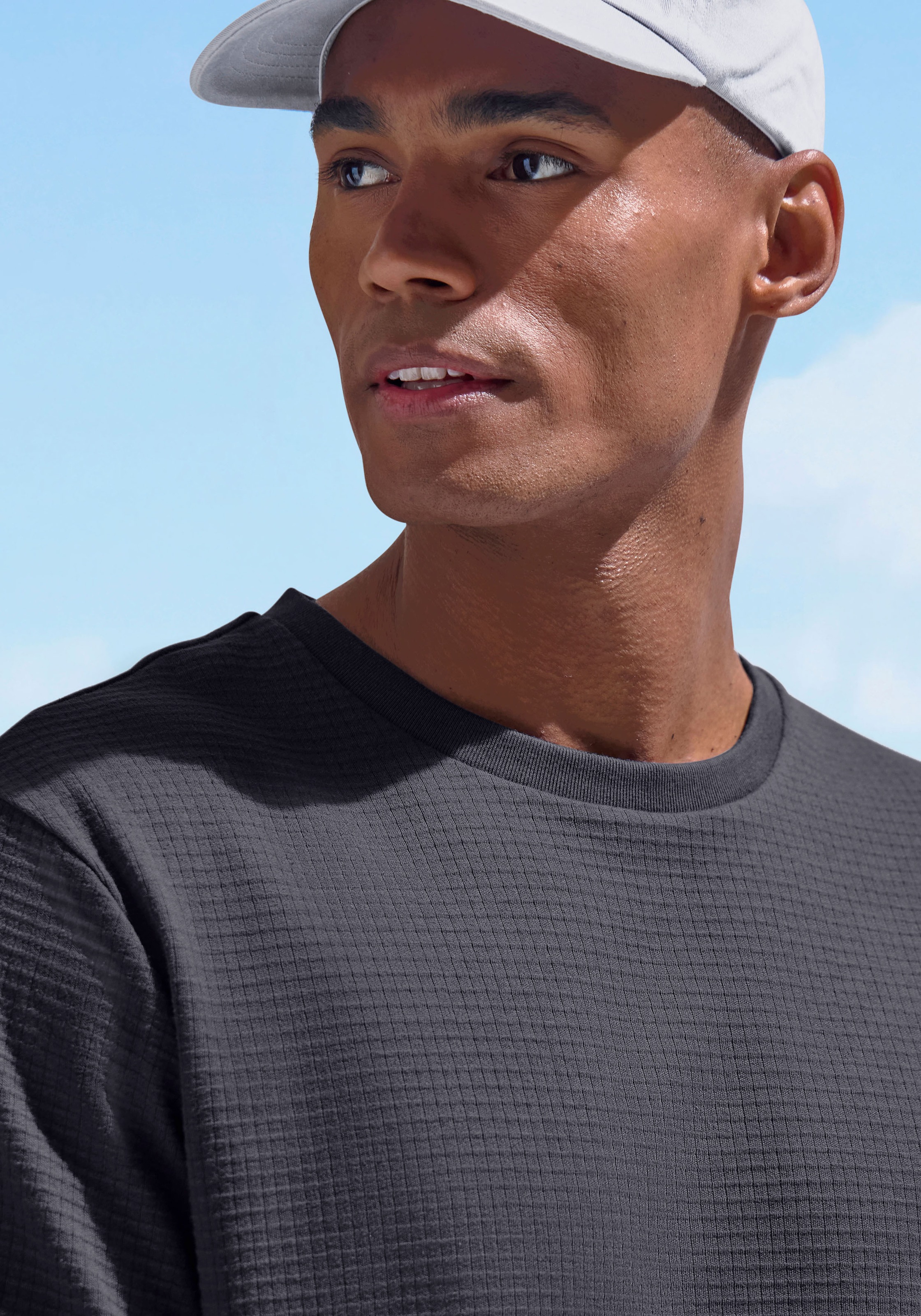 Thumbnail - John Devin T-Shirt "mit Struktur" Rundhalsshirt mit Struktur aus Baumwoll-Mix