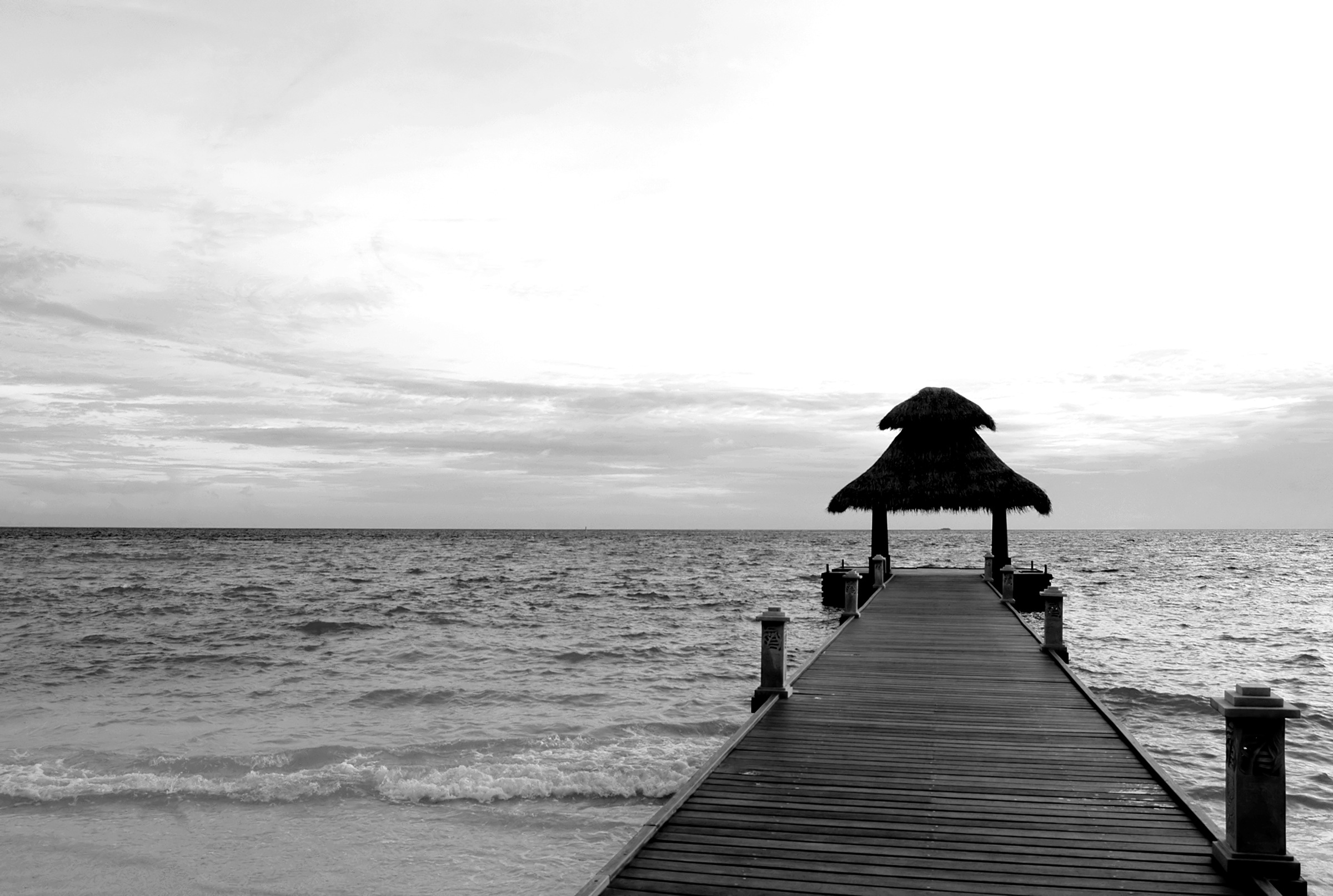 Papermoon Fototapete "Strand schwarz & weiß"