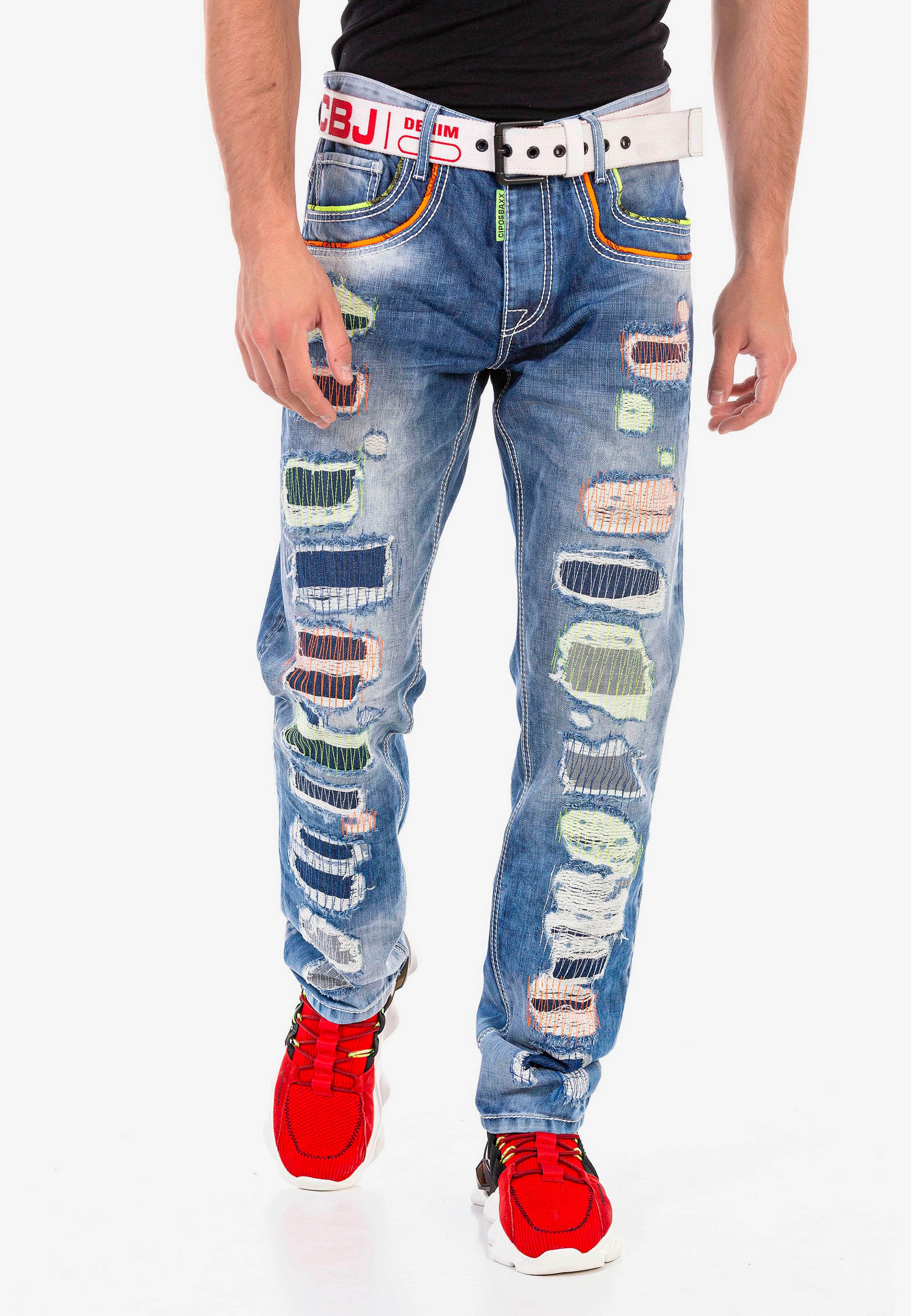 Straight-Jeans, mit farbigen Destroyed-Details