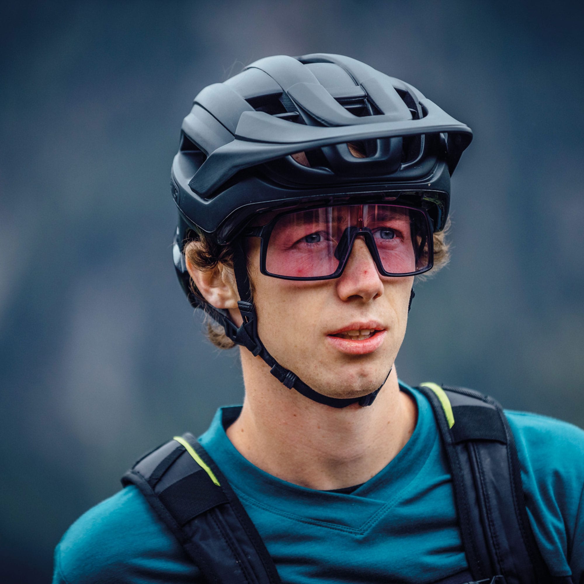 ABUS Fahrradhelm »CLIFFHANGER«