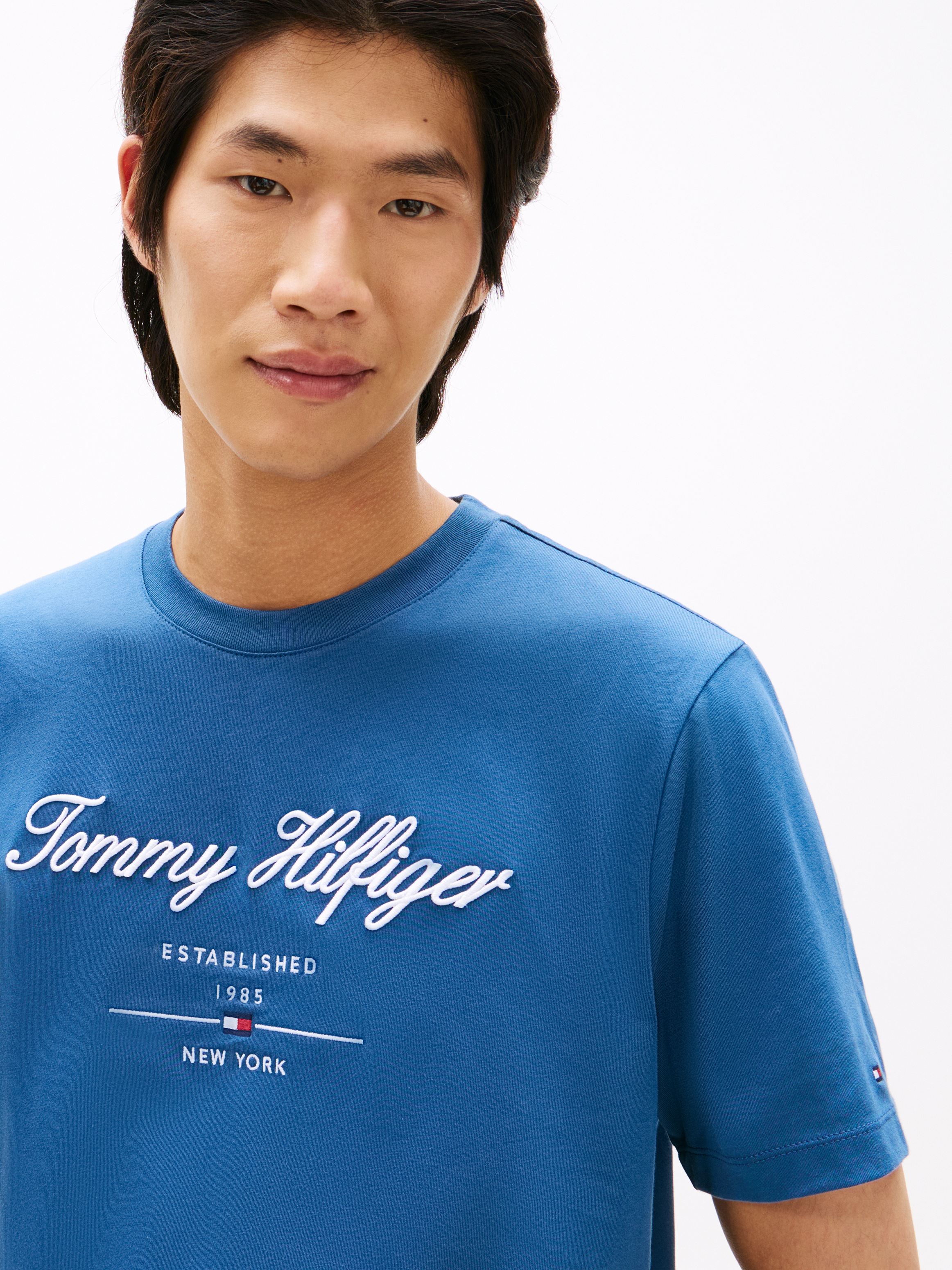 Tommy Hilfiger T-Shirt "SCRIPT LOGO TEE" mit aufgesticktem Logo günstig online kaufen