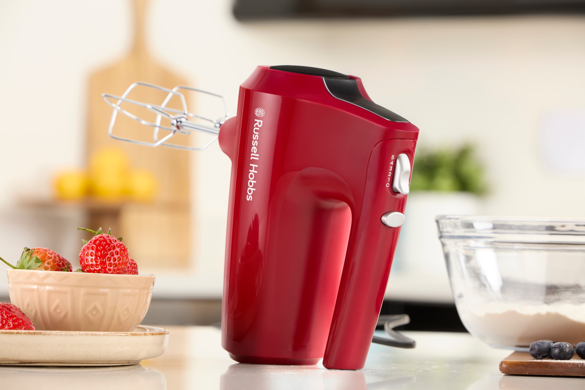 RUSSELL HOBBS Handmixer »Desire 27150-56, spülmaschinenfeste Aufsätze: Knethaken & Quirle«, 185 W, rot