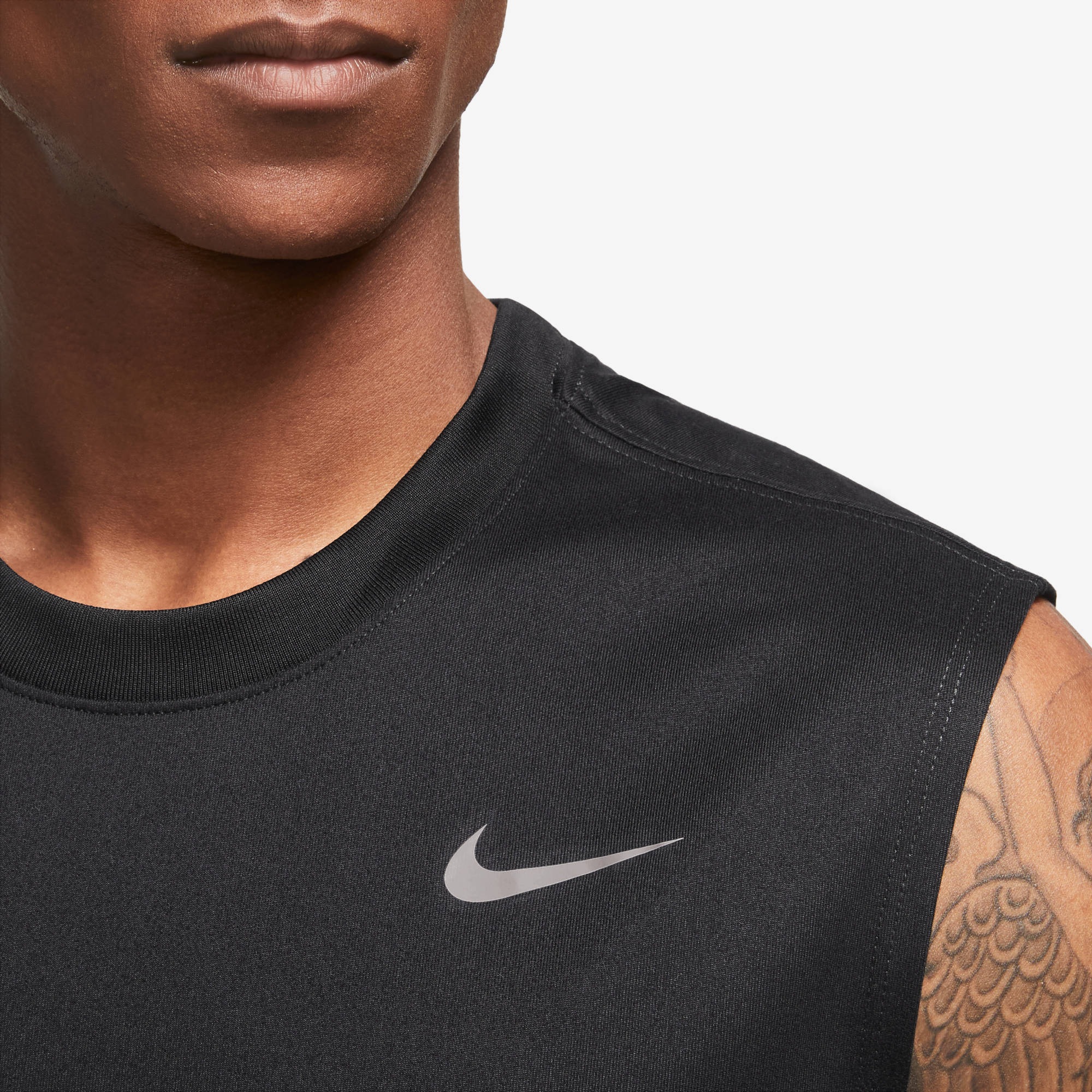 Nike Tanktop »Dri-FIT Legend Men's Sleeveless Fitness T-Shirt« lockere Passform, aus weichem Material