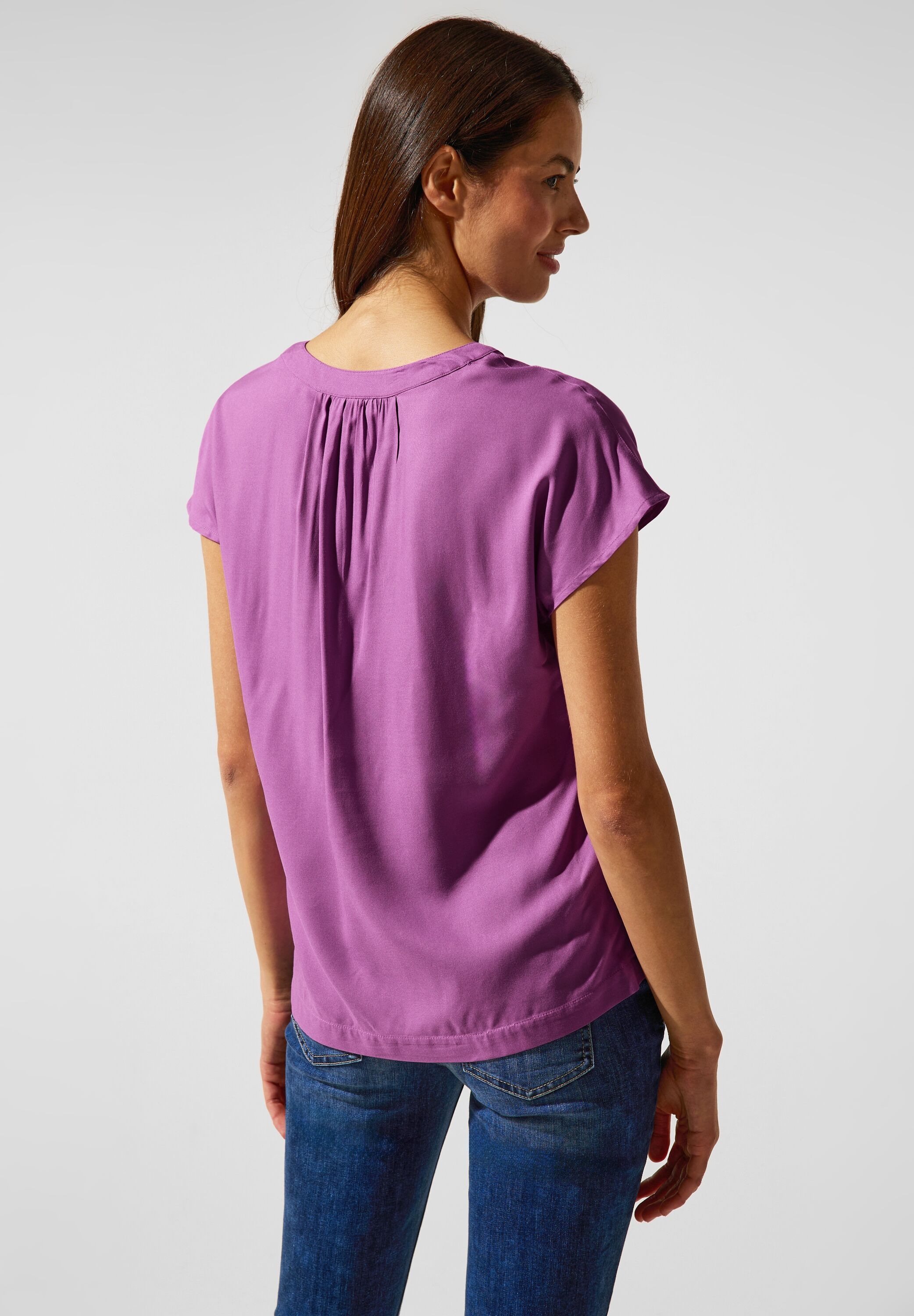 STREET ONE Shirtbluse, mit geschlitztem Rundhalsausschnitt