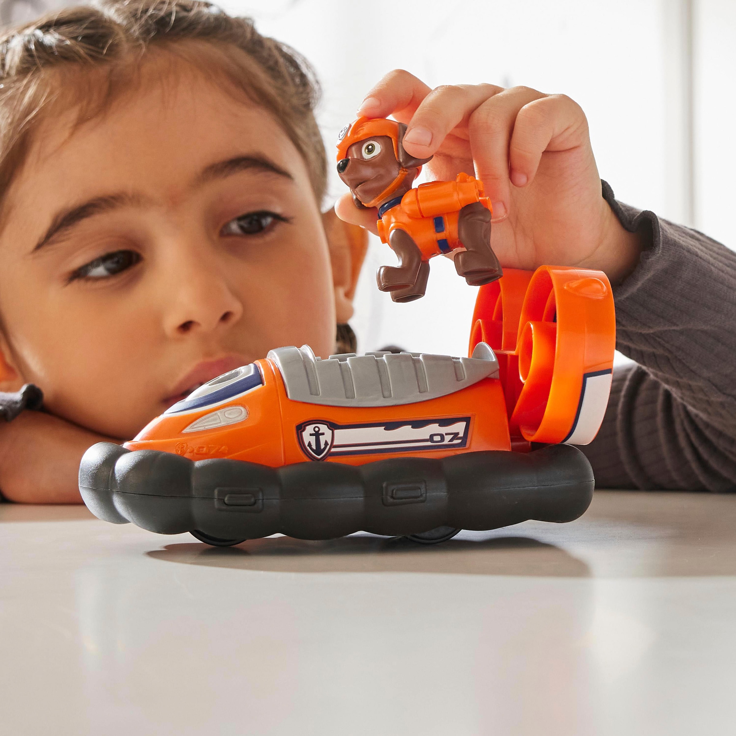 Spin Master Spielzeug-Auto »Paw Patrol - Sust. Basic Vehicle Zuma«, zum Teil aus recycelten Material