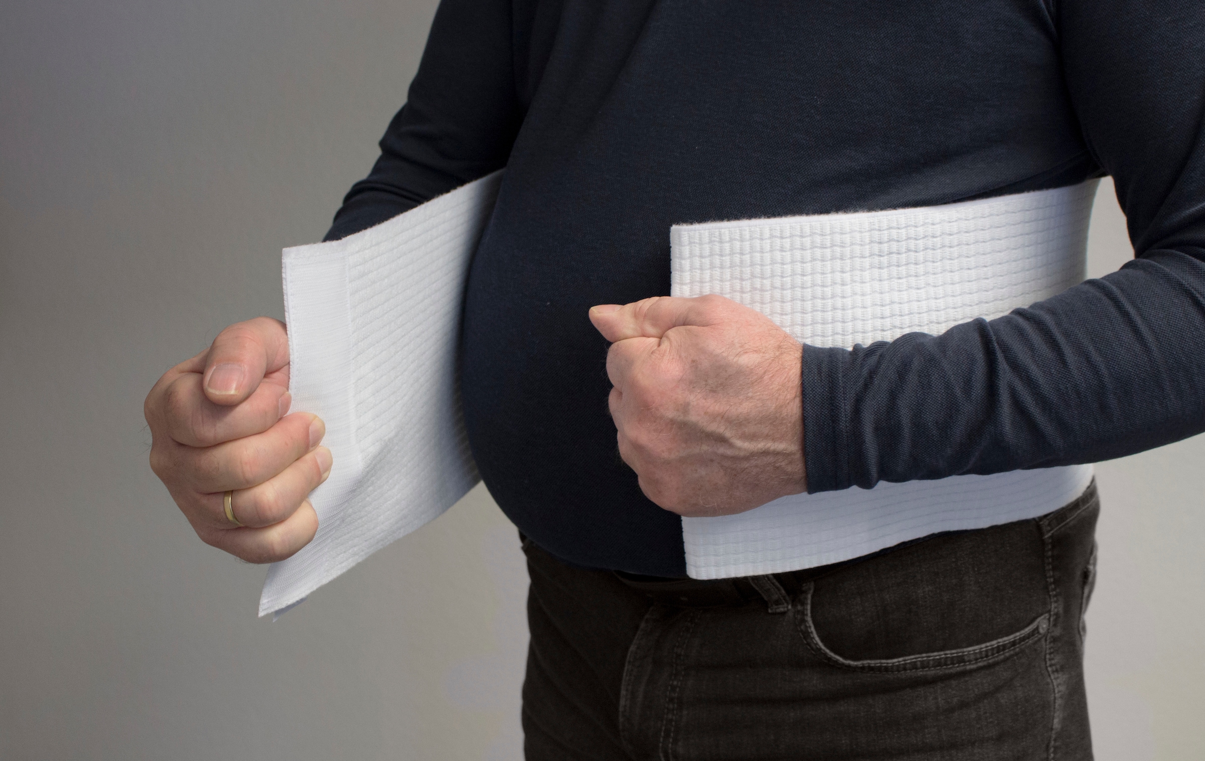 Hydas Stützbandage »XXL Bauch- und Rückenstützgürtel mit Outlast®«, Unterstützt u.a. bei Muskelschwäche, Bandscheibenbeschwerden uvm.