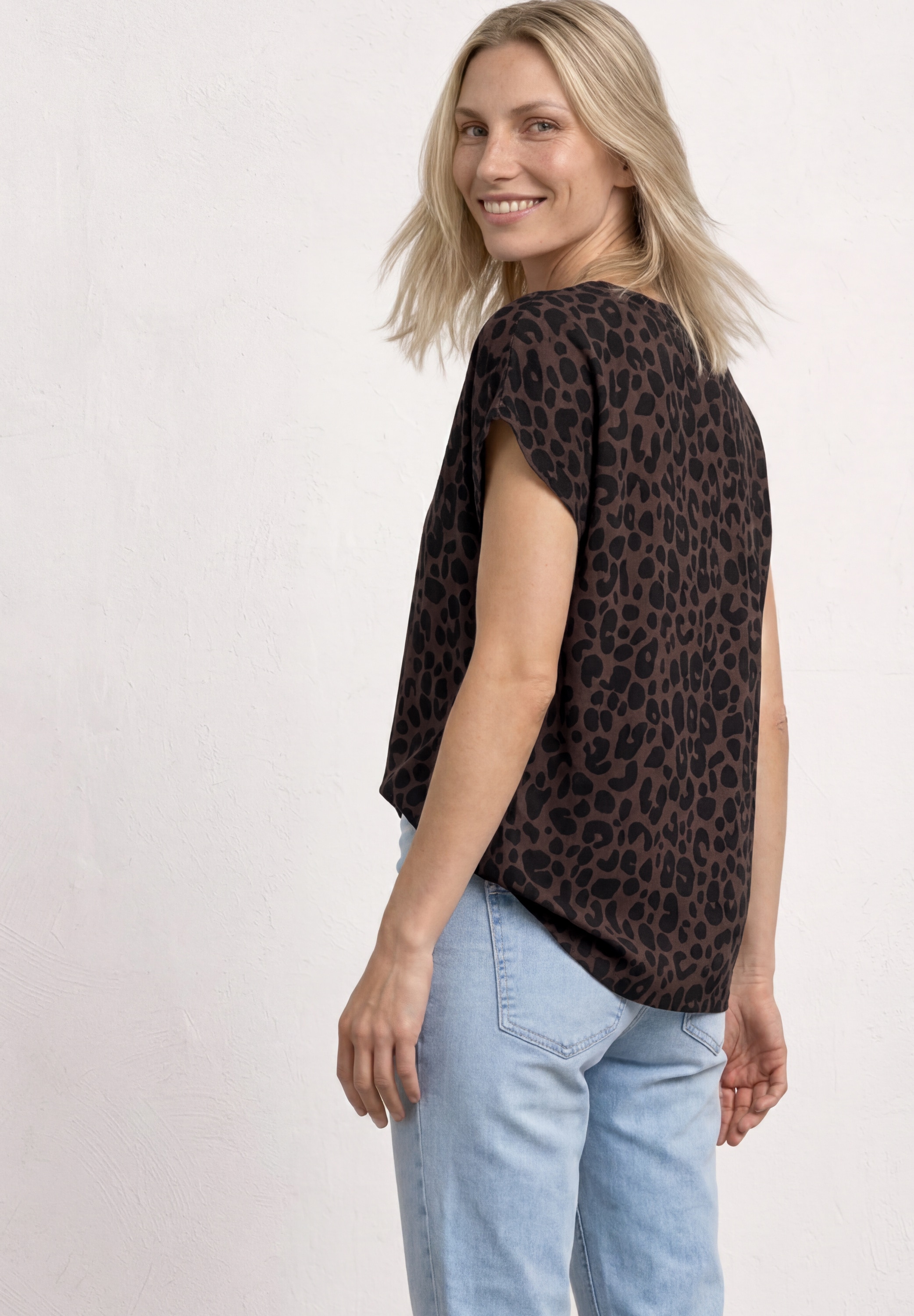 STREET ONE Shirtbluse mit geschlitztem Rundhalsausschnitt