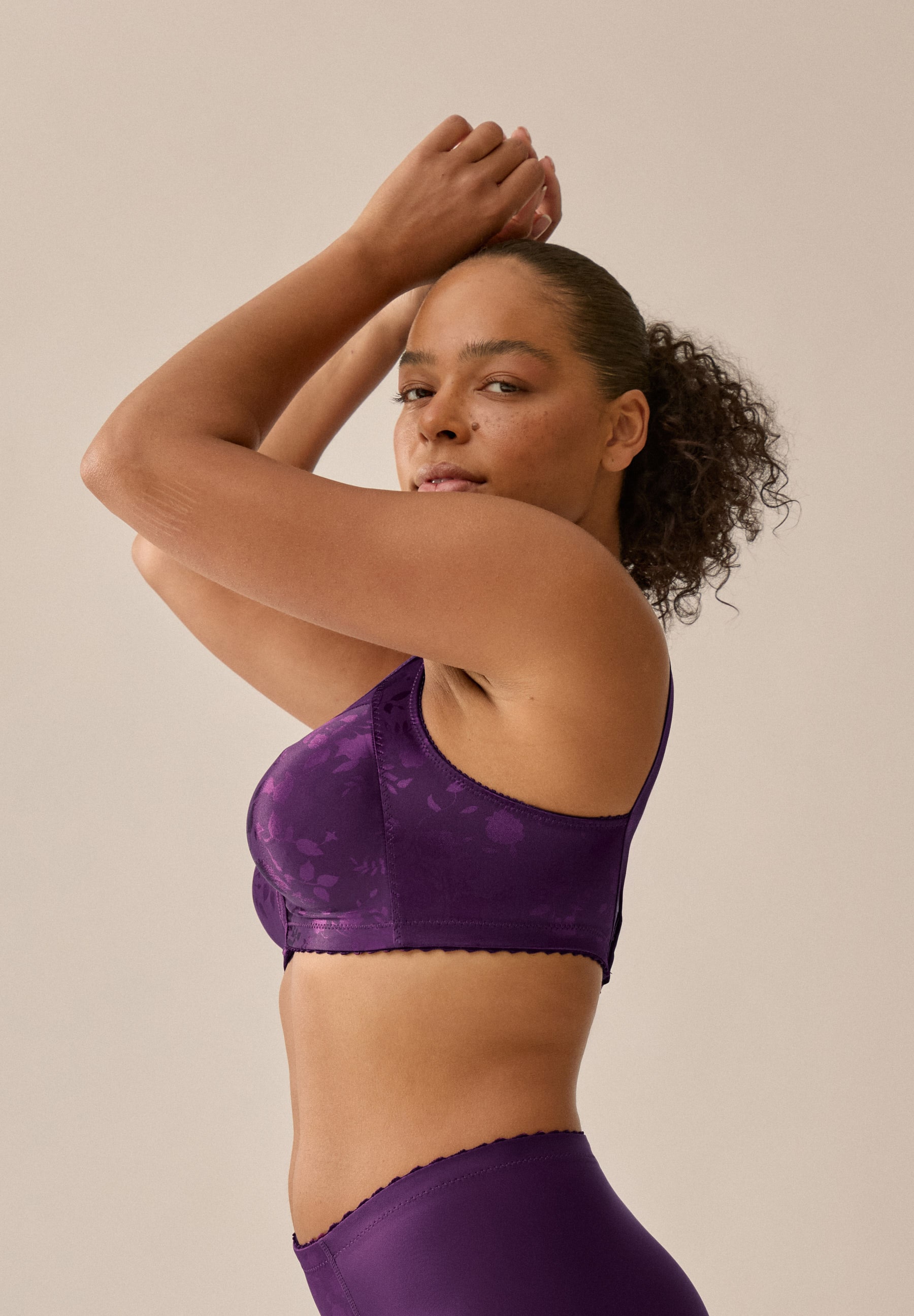 Naturana Minimizer-BH »Minimizer« 1 Stk. tlg., Shaping-Effekt, breite Träger, feminin, bügellos, Satin, Blumenmuster