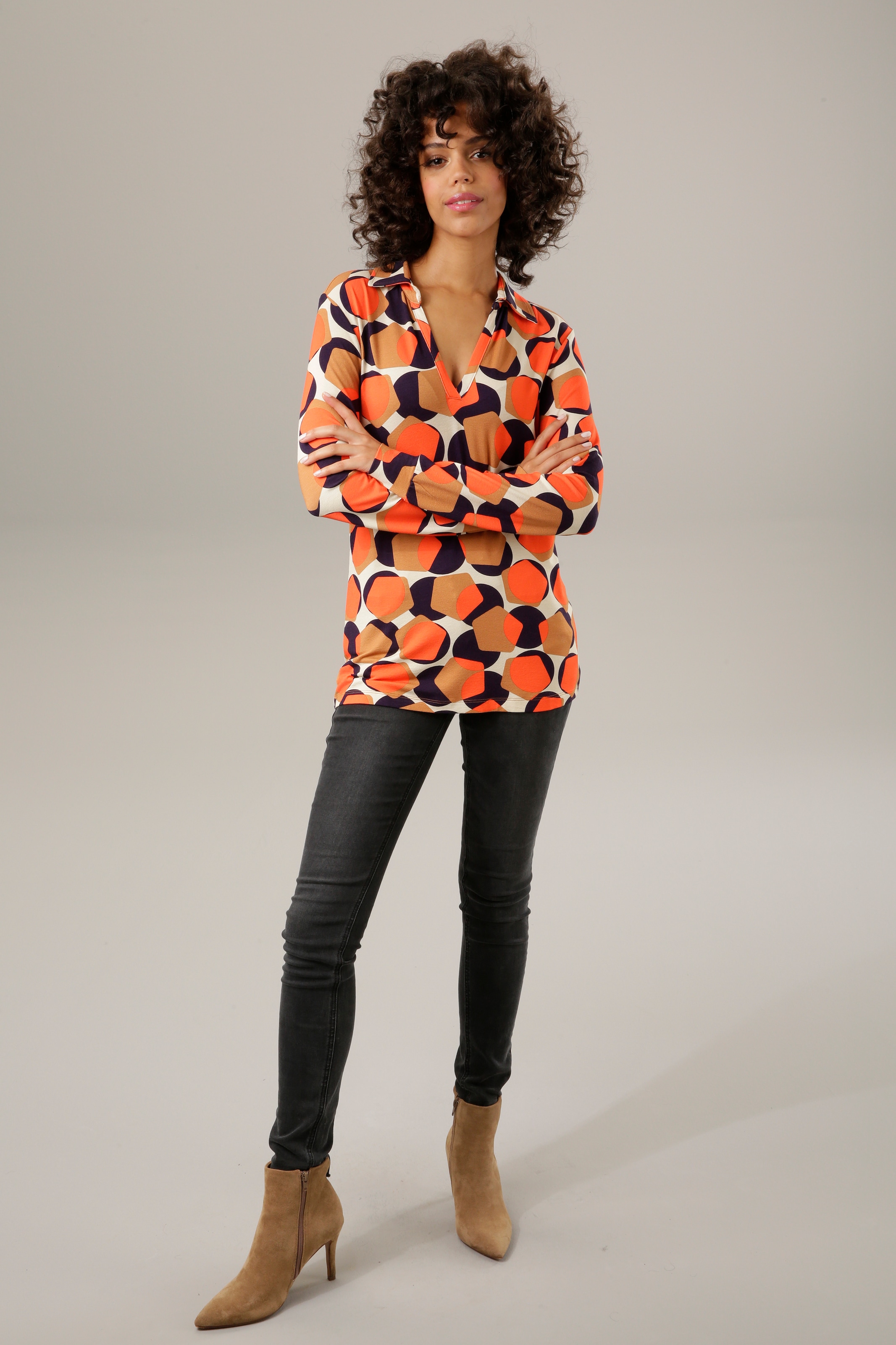 Aniston CASUAL Shirtbluse, mit trendigem Teil | online BAUR jedes kaufen NEUE KOLLEKTION - Retro-Muster - ein Unikat